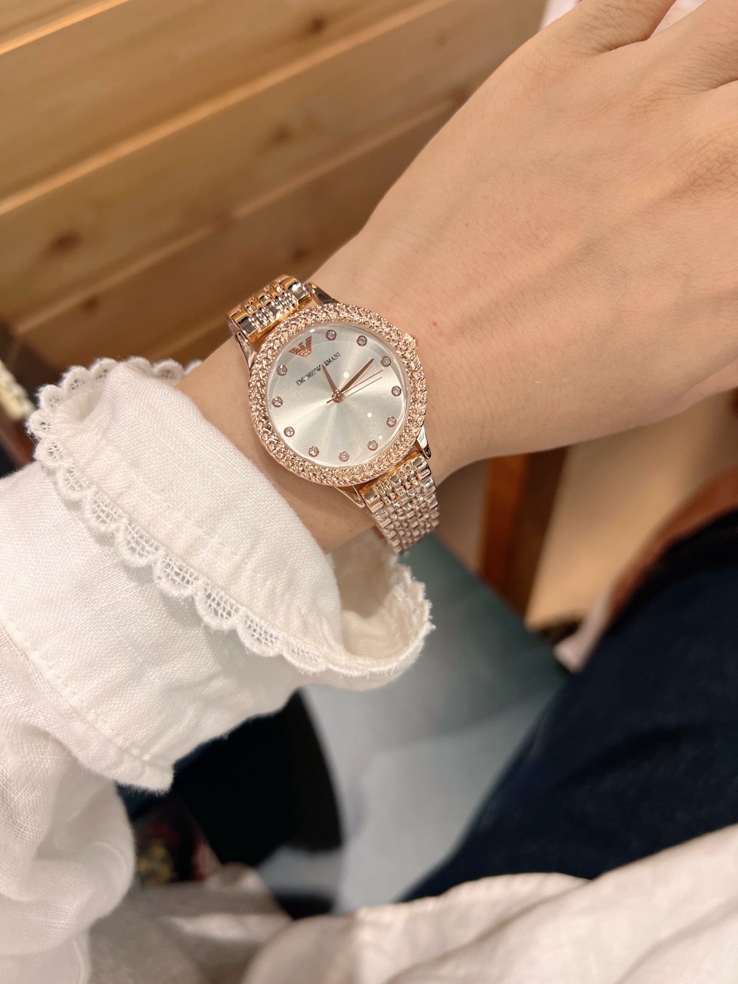 💰50
阿玛尼 时尚最新款✨🎀简约时尚时装表💍精美