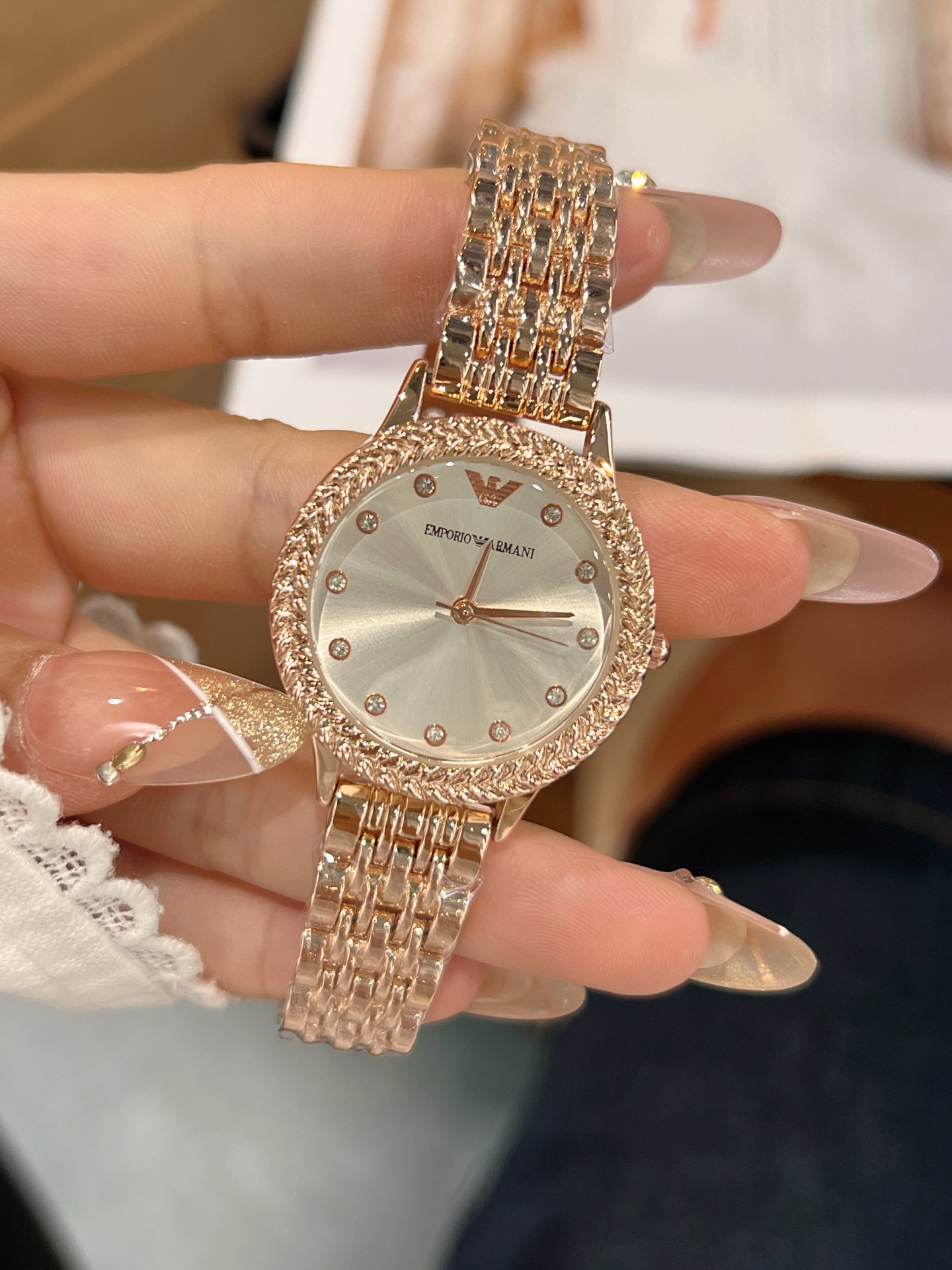 💰50
阿玛尼 时尚最新款✨🎀简约时尚时装表💍精美