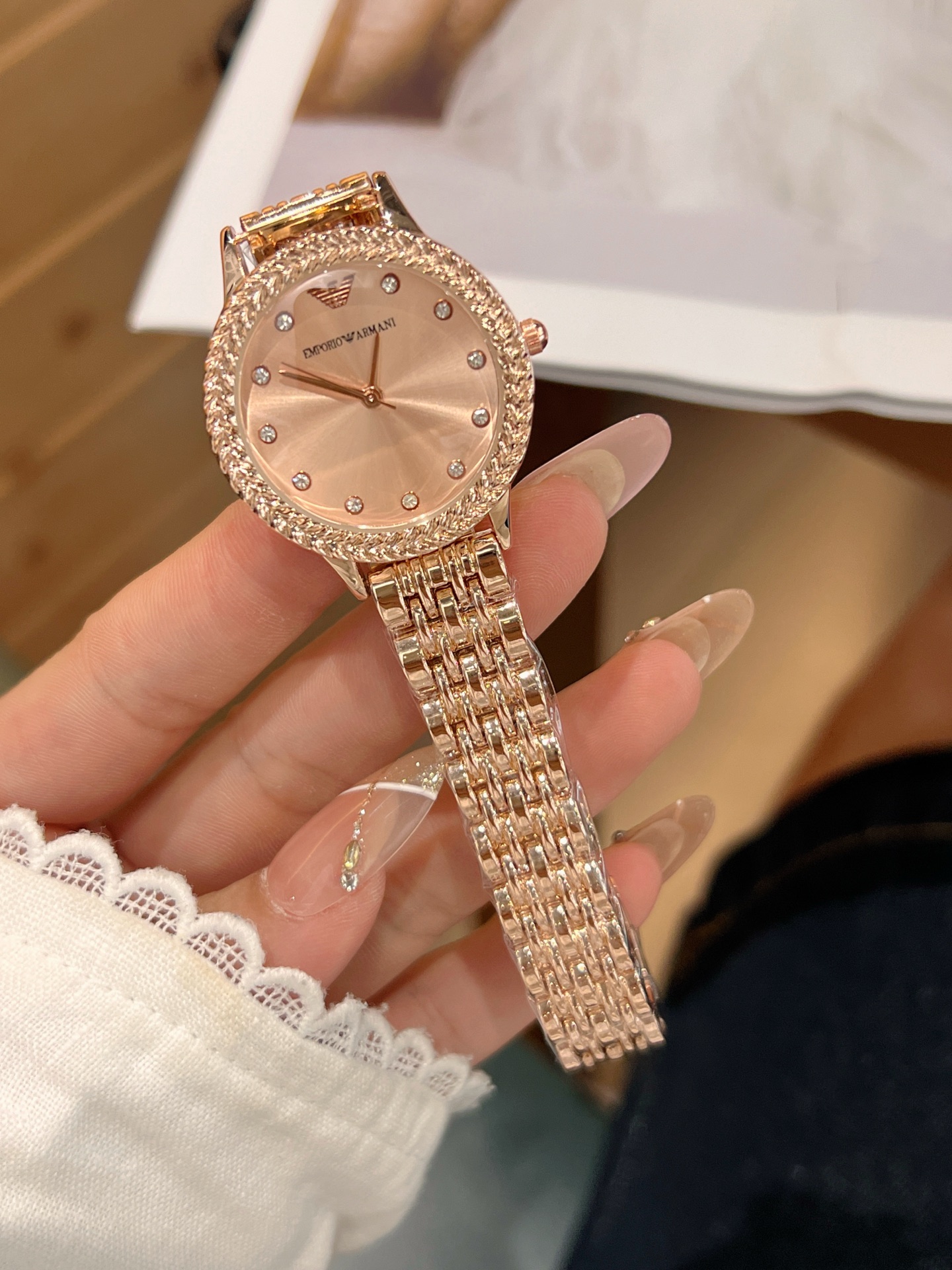 💰50
阿玛尼 时尚最新款✨🎀简约时尚时装表💍精美