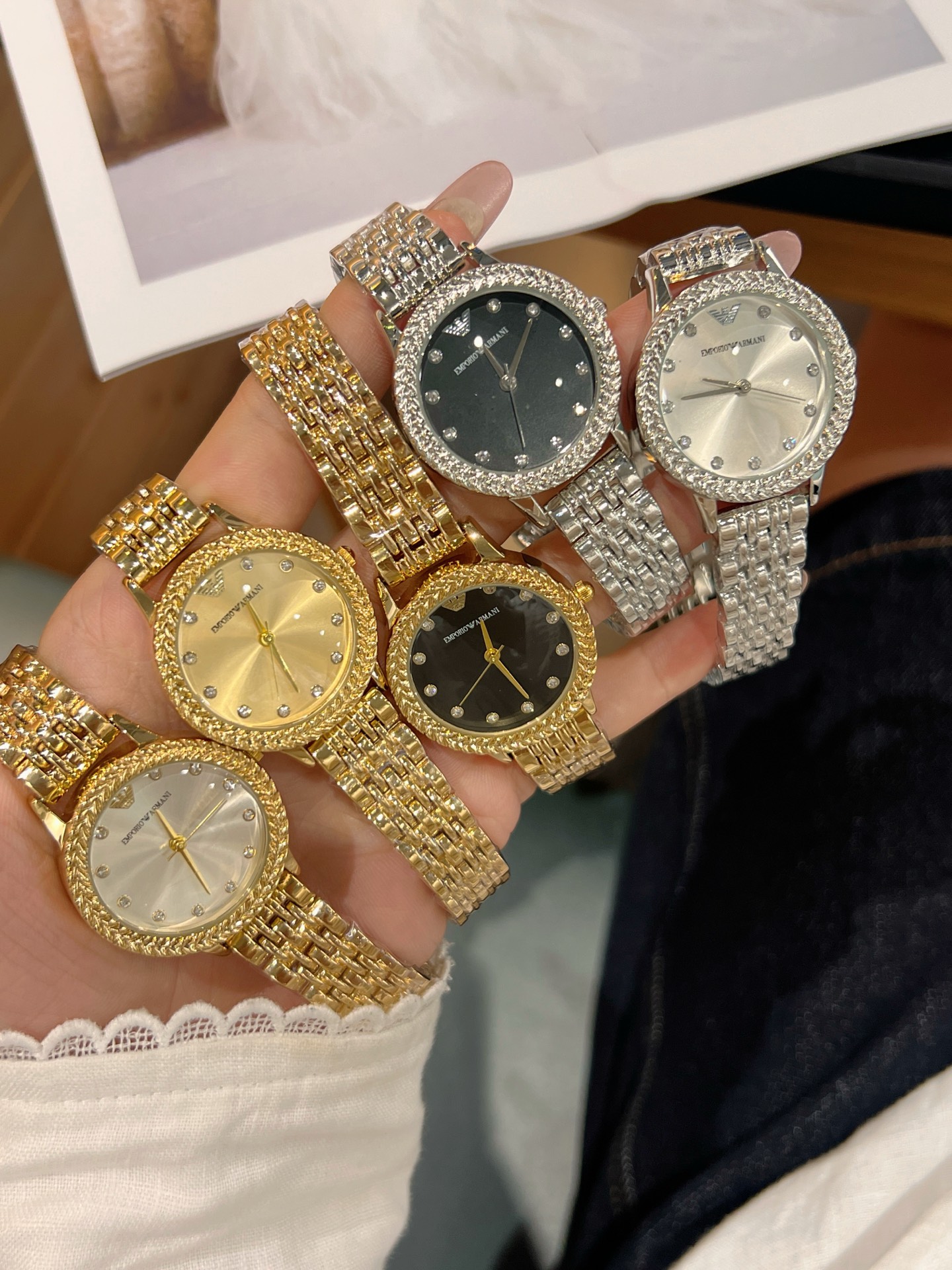 💰50
阿玛尼 时尚最新款✨🎀简约时尚时装表💍精美