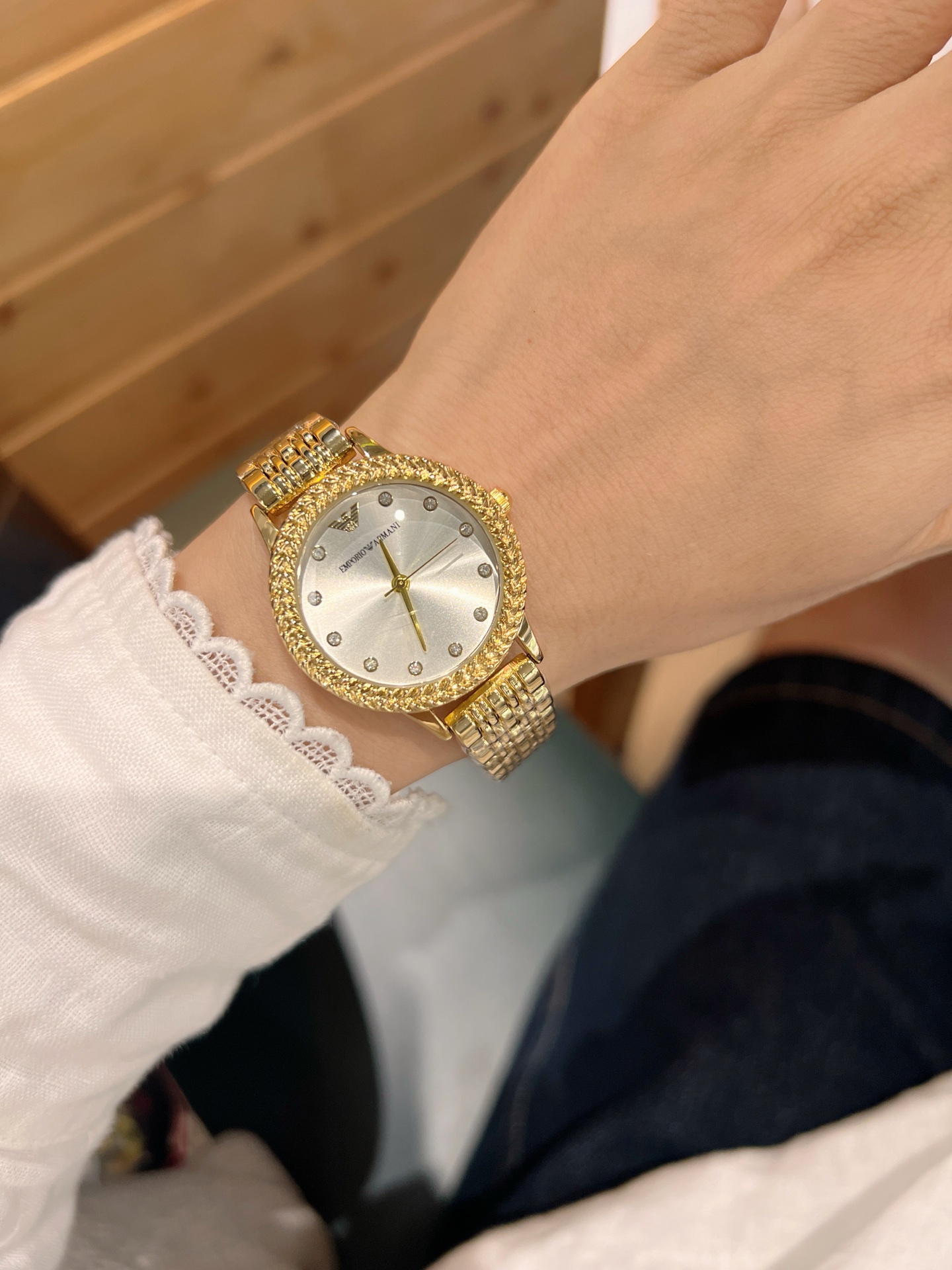 💰50
阿玛尼 时尚最新款✨🎀简约时尚时装表💍精美