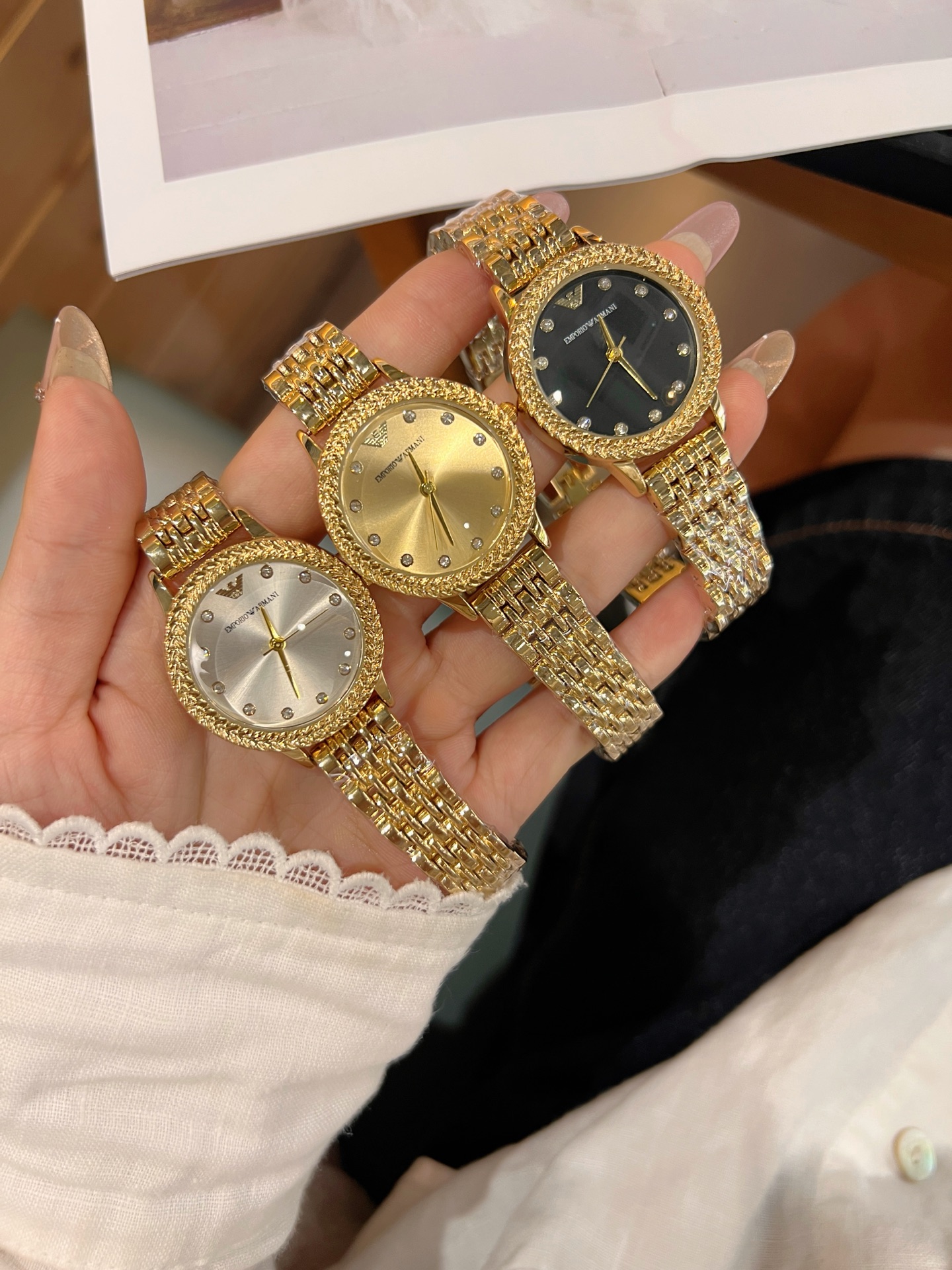 💰50
阿玛尼 时尚最新款✨🎀简约时尚时装表💍精美