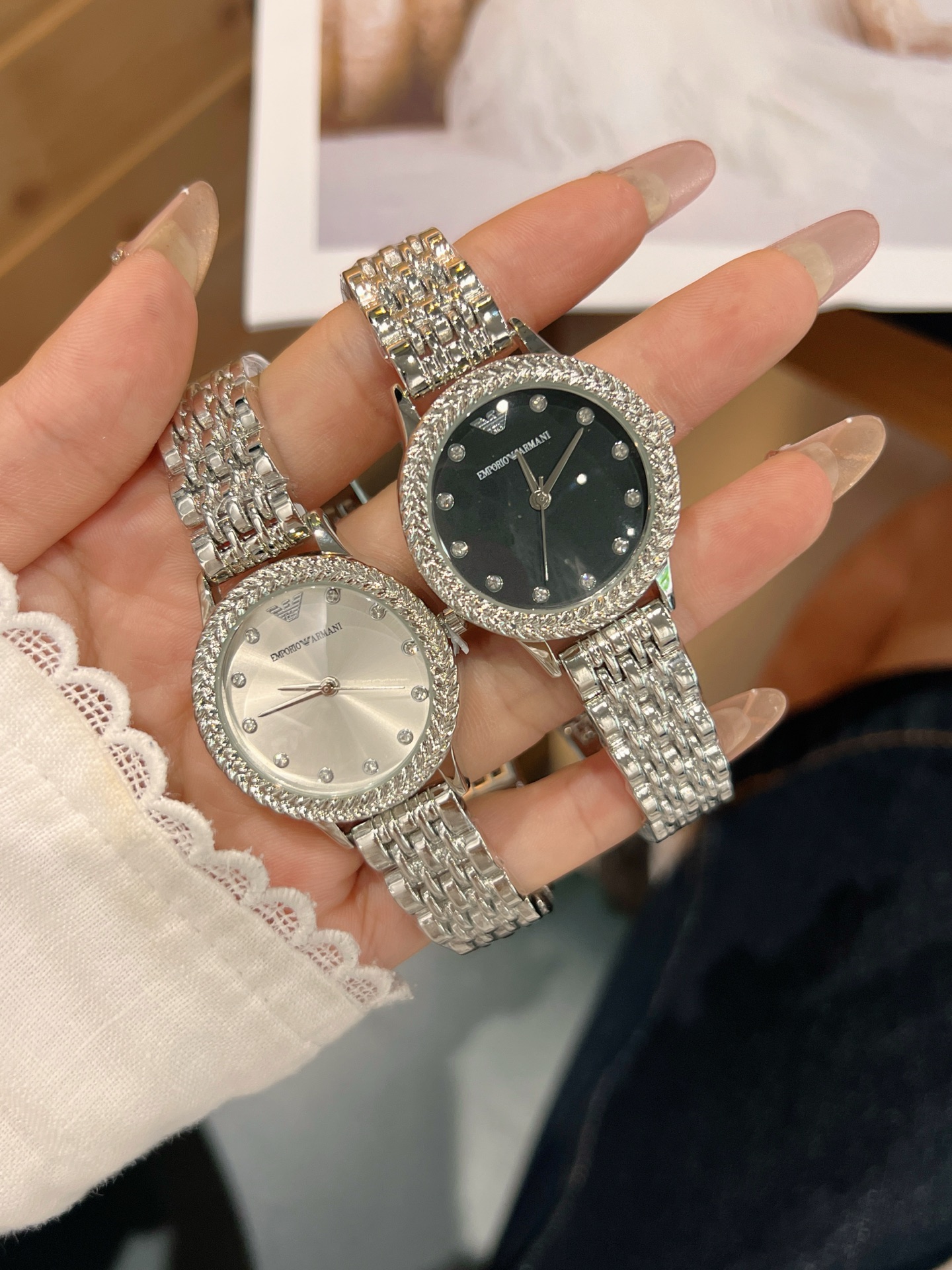 💰50
阿玛尼 时尚最新款✨🎀简约时尚时装表💍精美