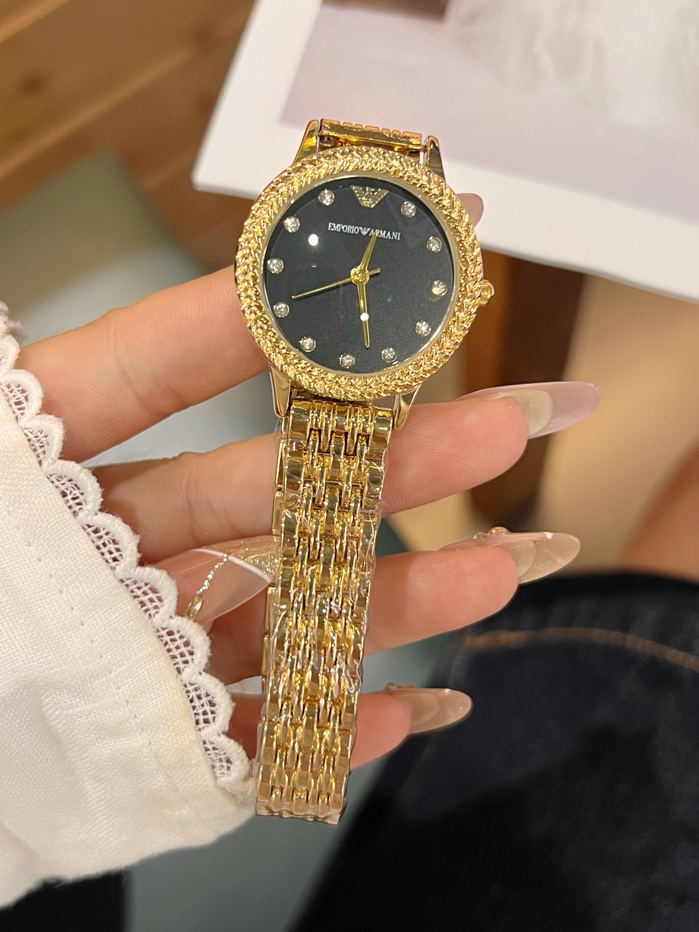 💰50
阿玛尼 时尚最新款✨🎀简约时尚时装表💍精美