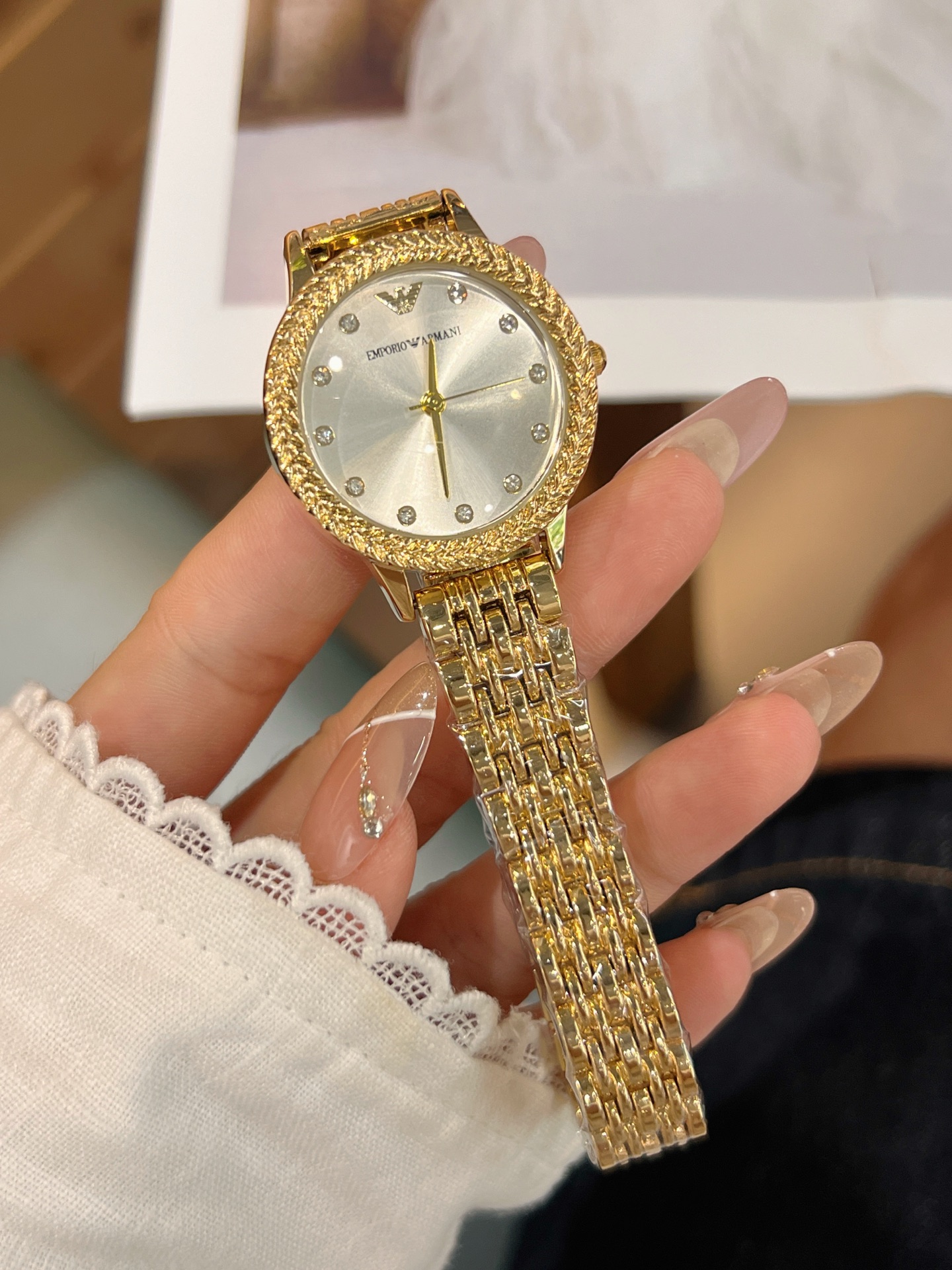 💰50
阿玛尼 时尚最新款✨🎀简约时尚时装表💍精美