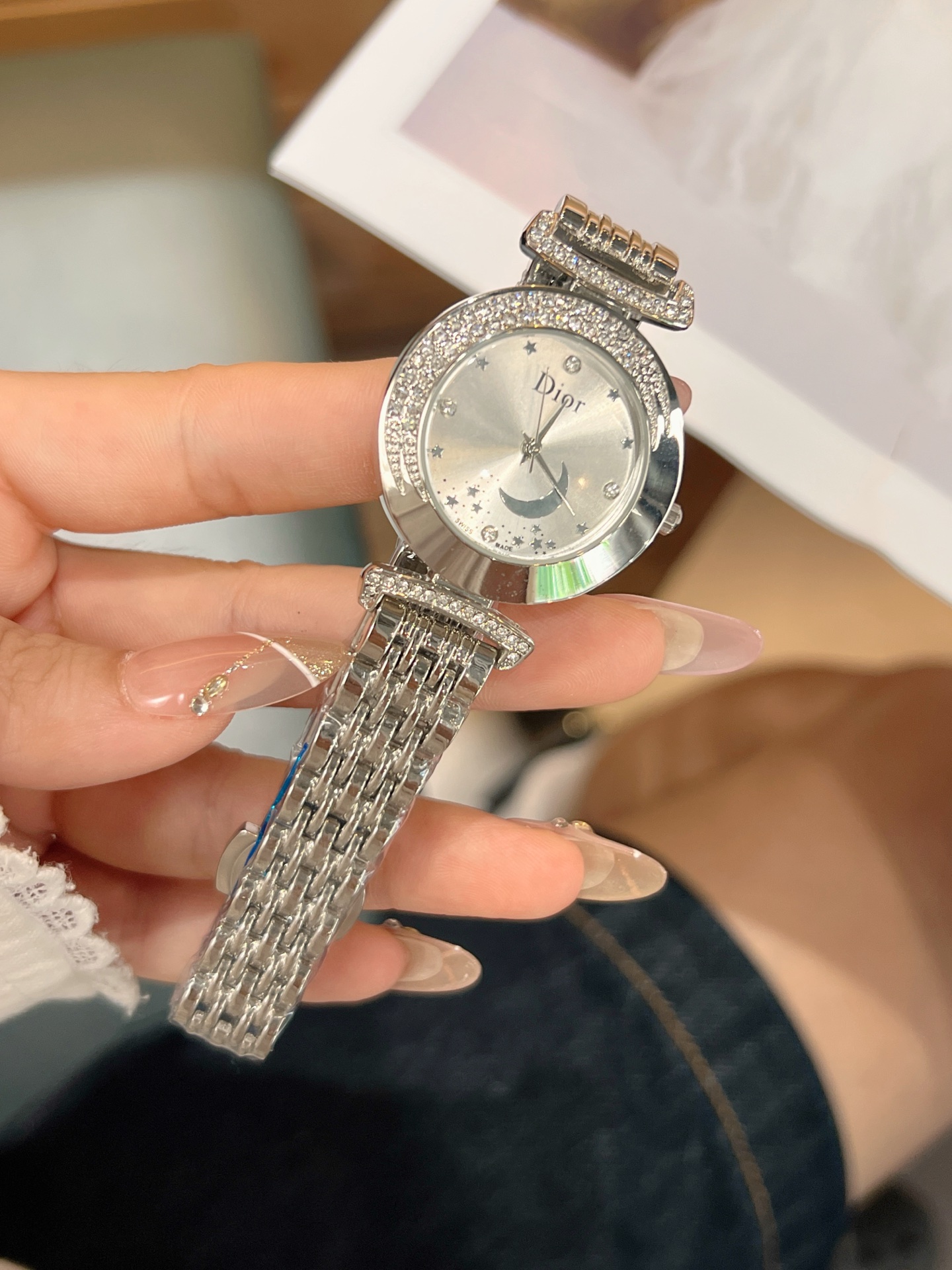 💰55
迪奥 时尚最新款✨🎀简约时尚时装表💍精美名