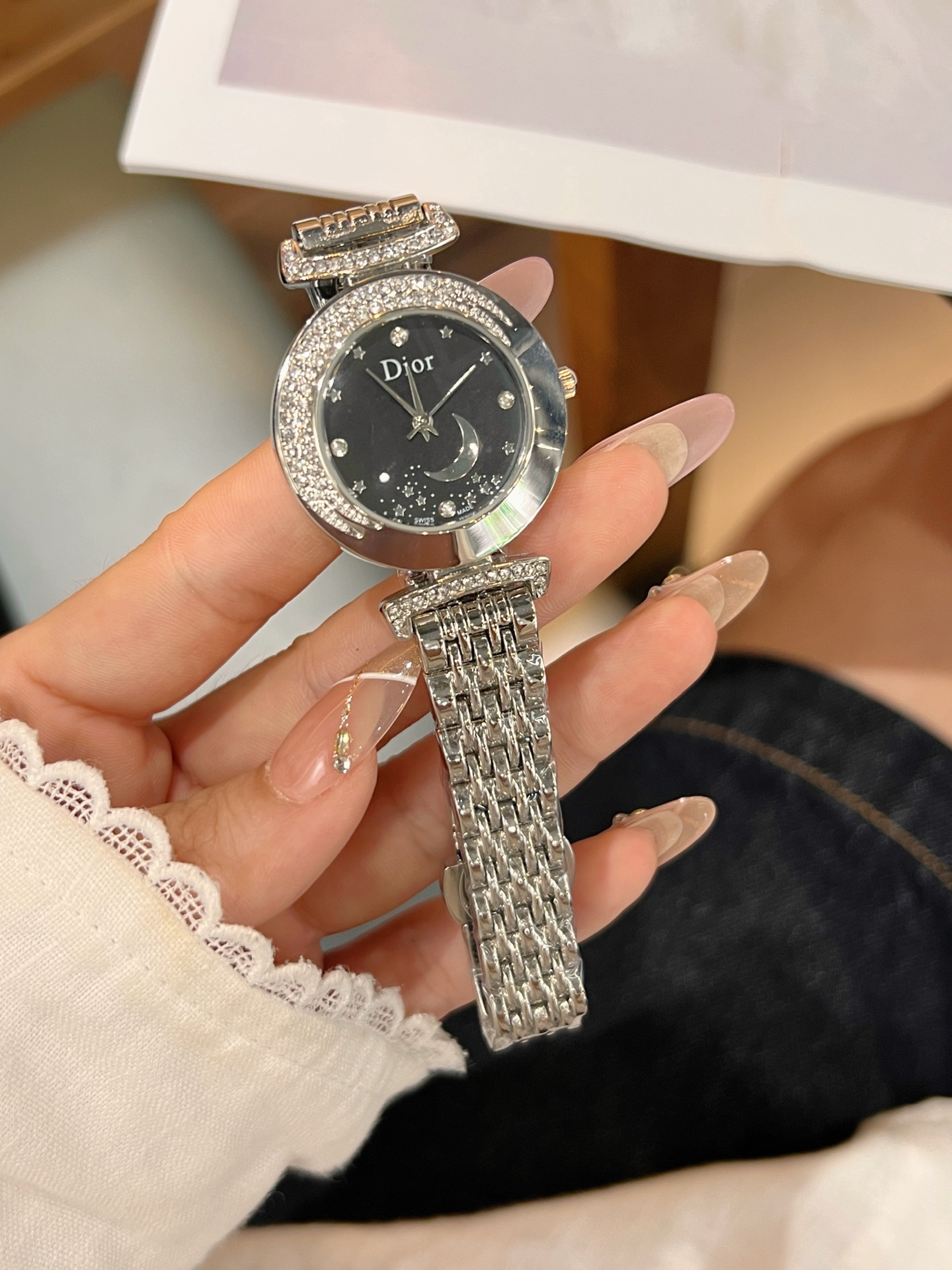 💰55
迪奥 时尚最新款✨🎀简约时尚时装表💍精美名