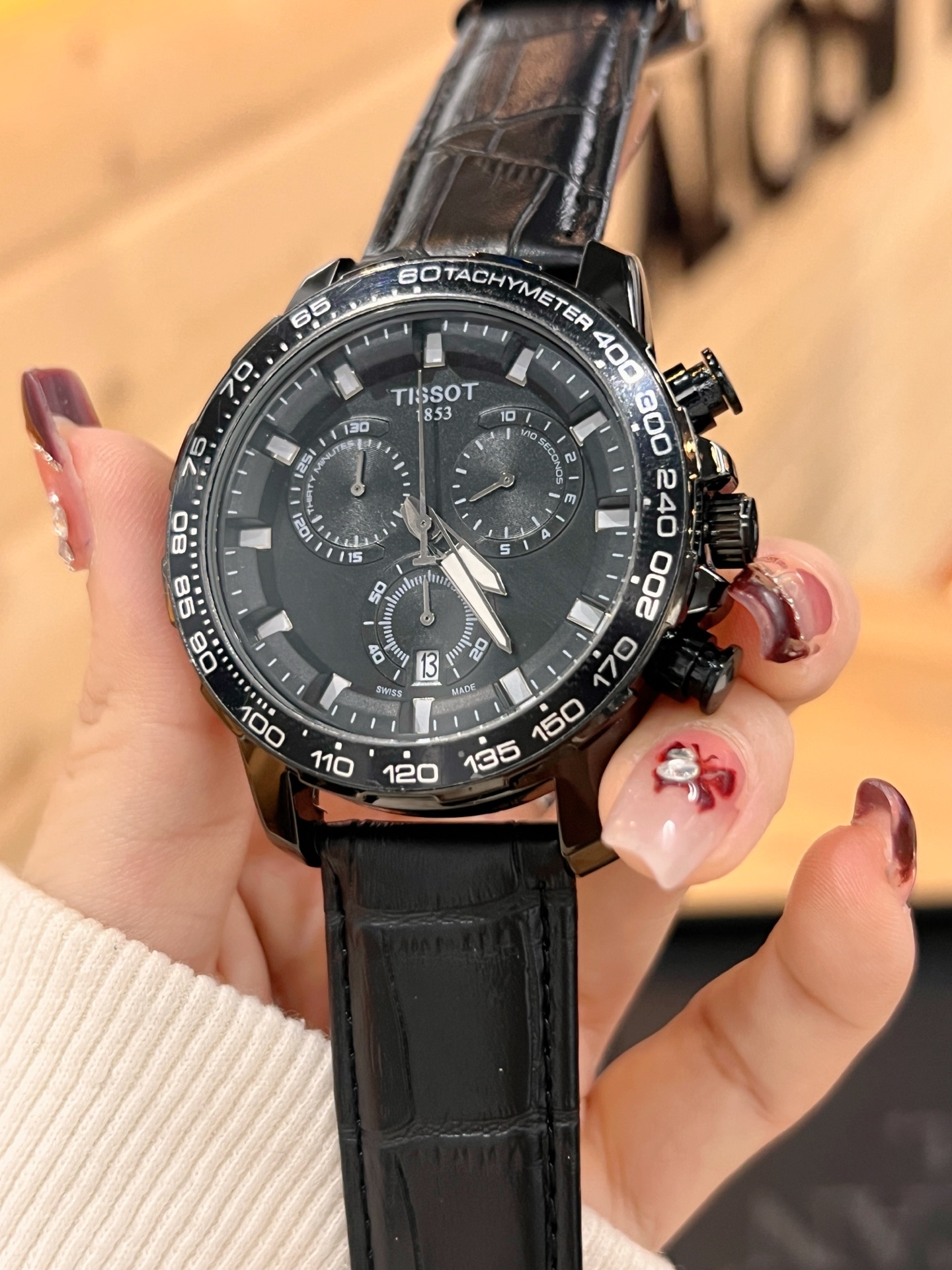 天梭六針石英時計 - スタイリッシュな型男必見