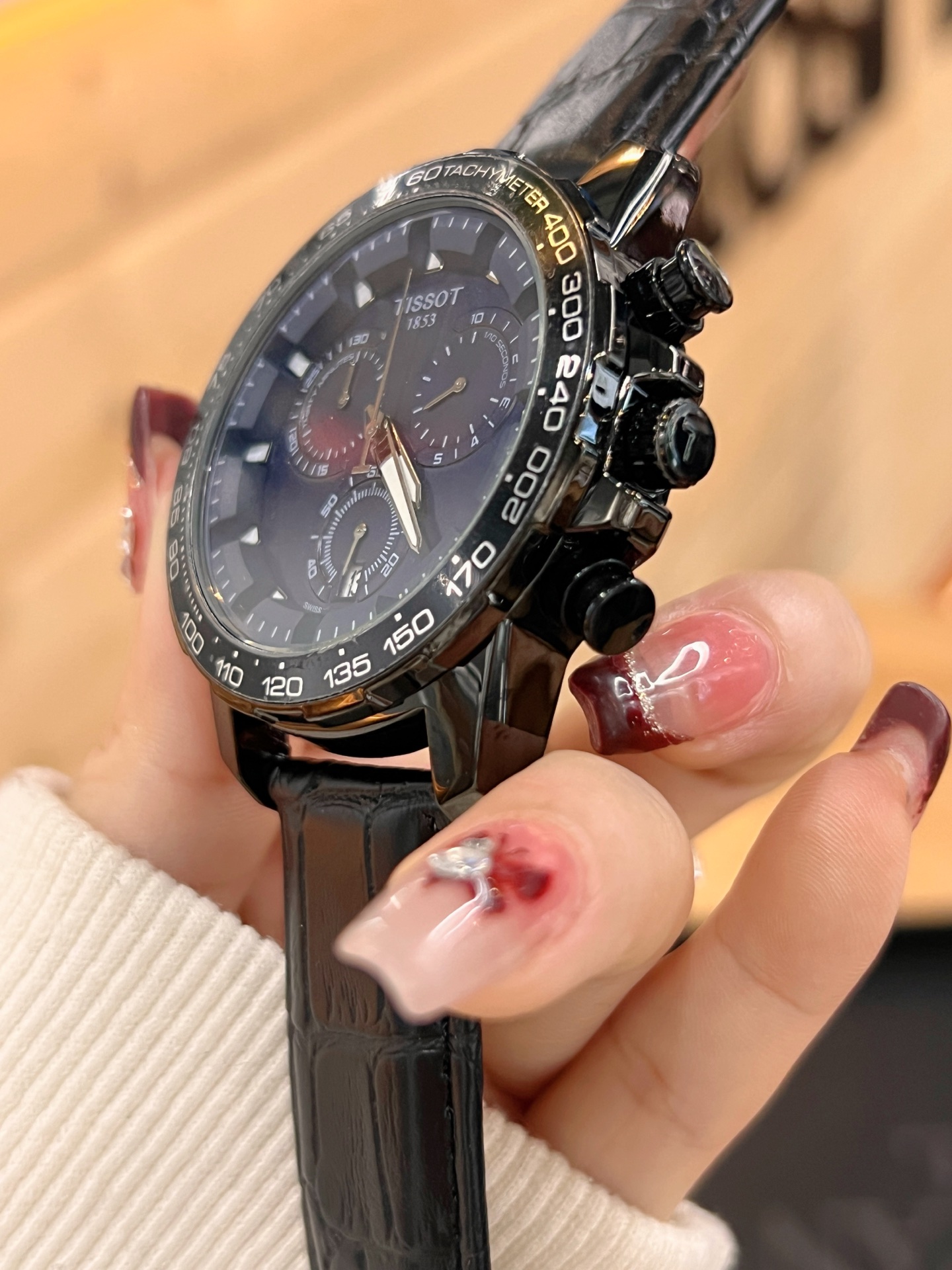 天梭六針石英時計 - スタイリッシュな型男必見