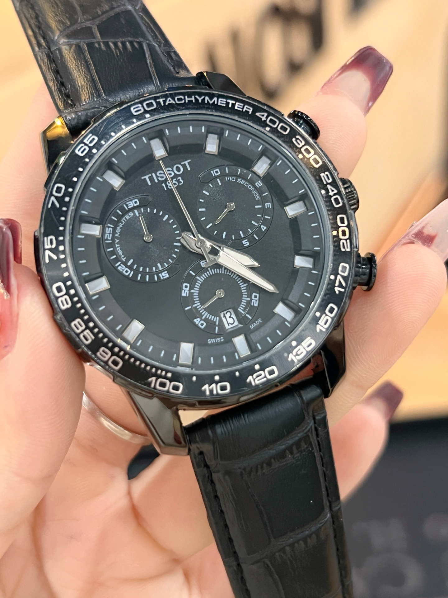 天梭六針石英時計 - スタイリッシュな型男必見