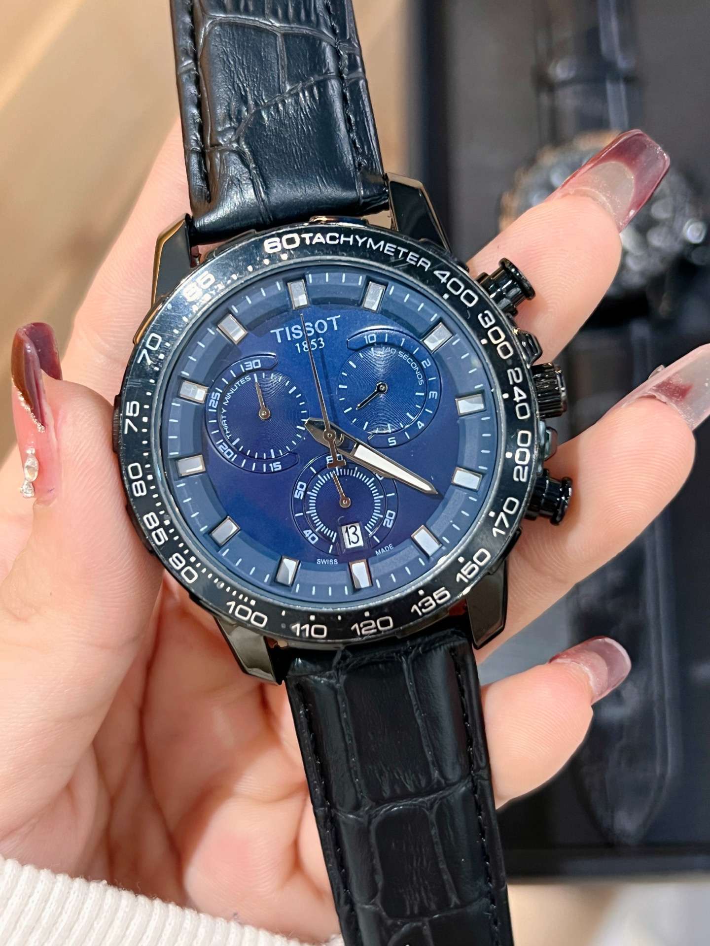 天梭六針石英時計 - スタイリッシュな型男必見