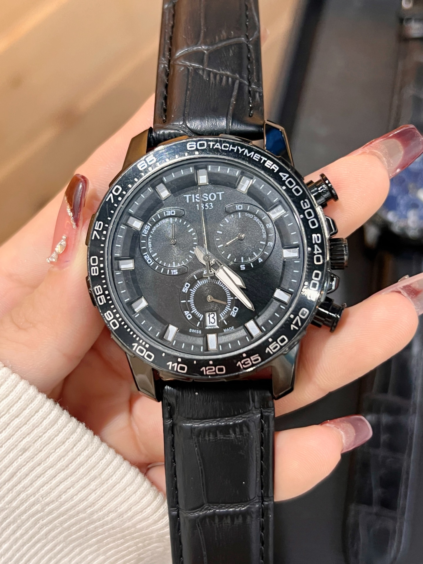 天梭六針石英時計 - スタイリッシュな型男必見