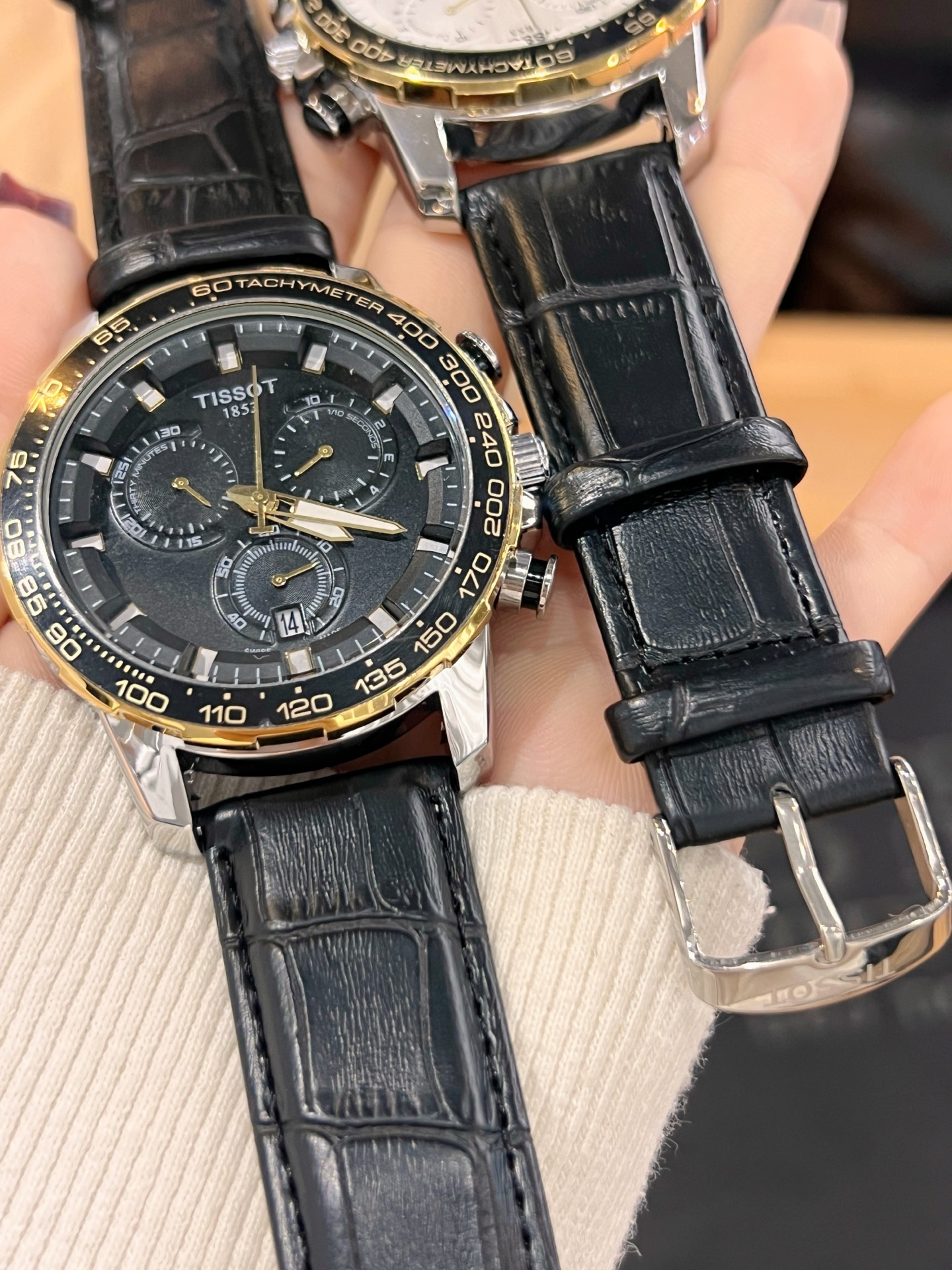 天梭六針石英時計 - 型男の必需品