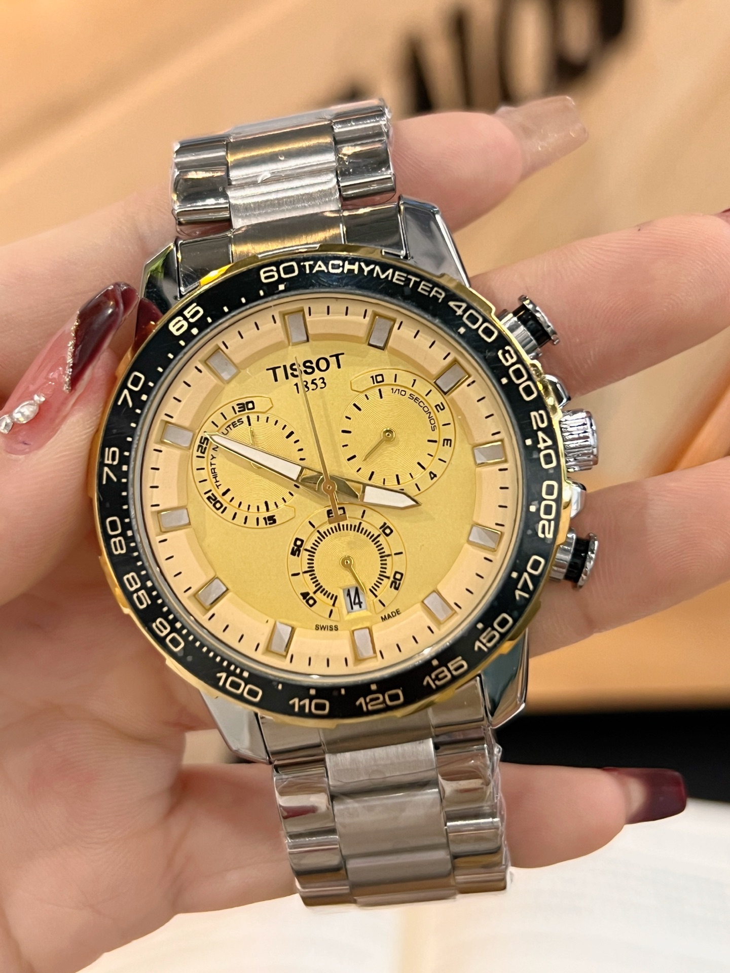 天梭六針手表 - 型男の必需品