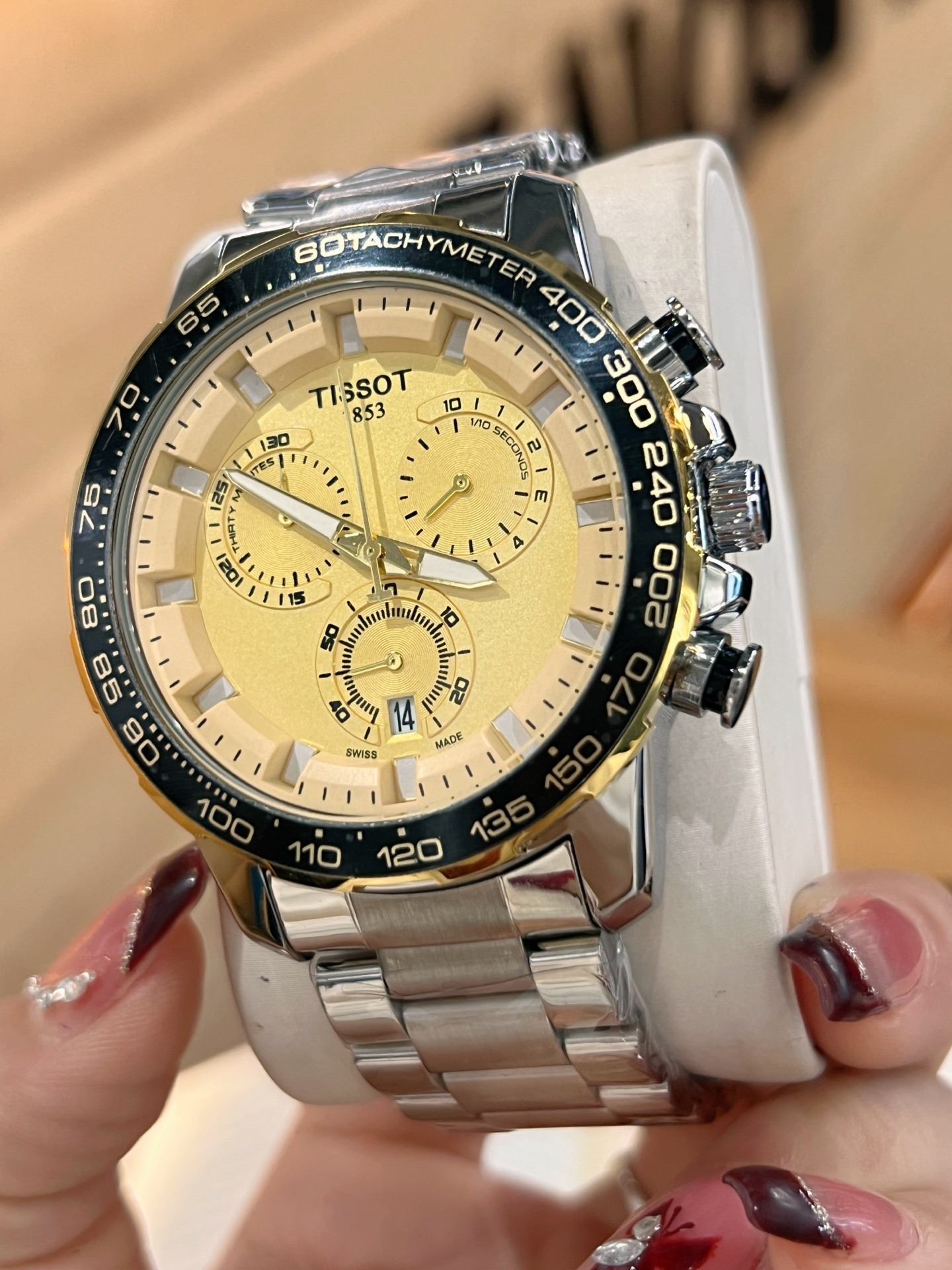 天梭六針手表 - 型男の必需品