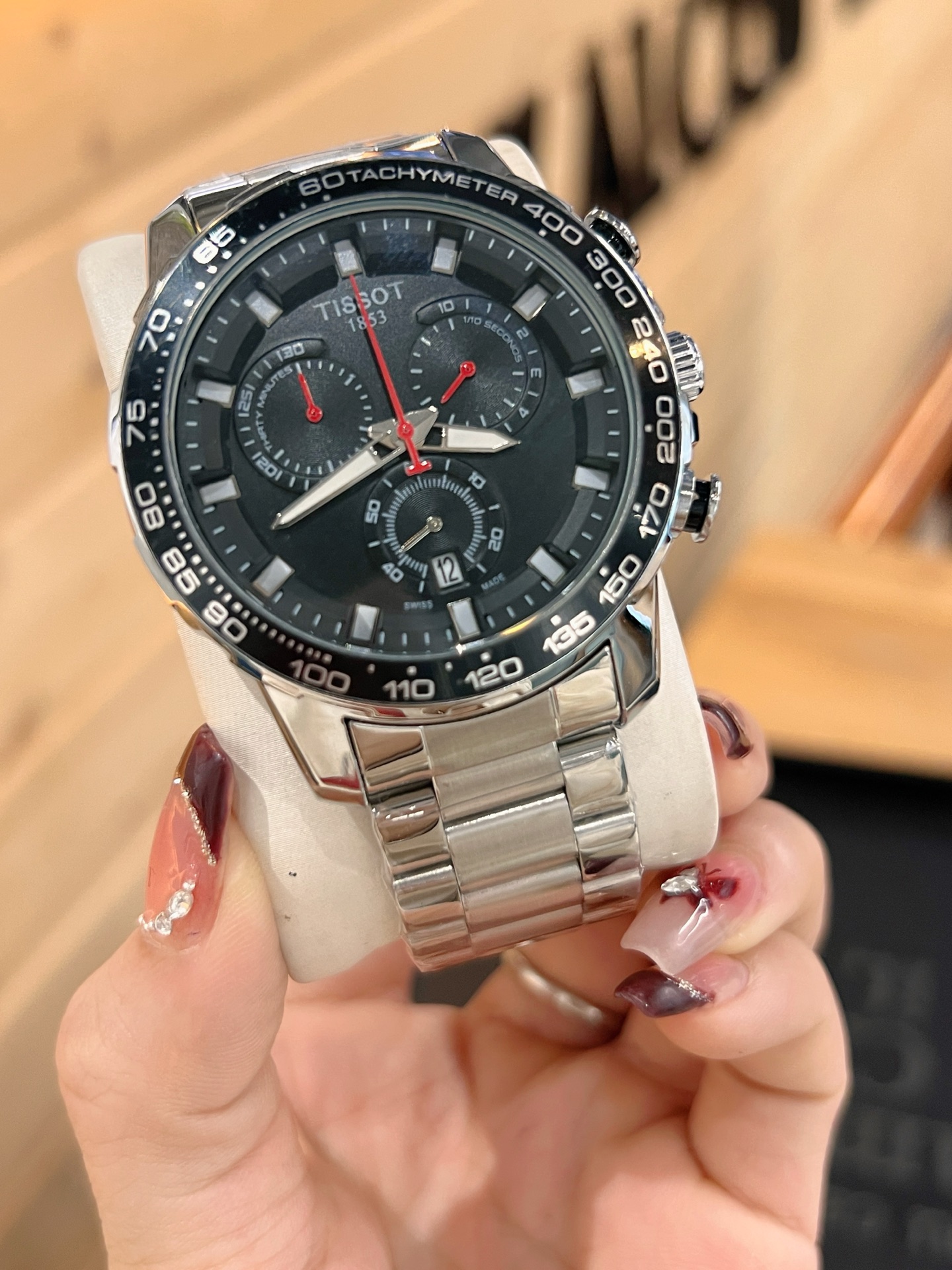 天梭六針デザイン クォーツ腕時計