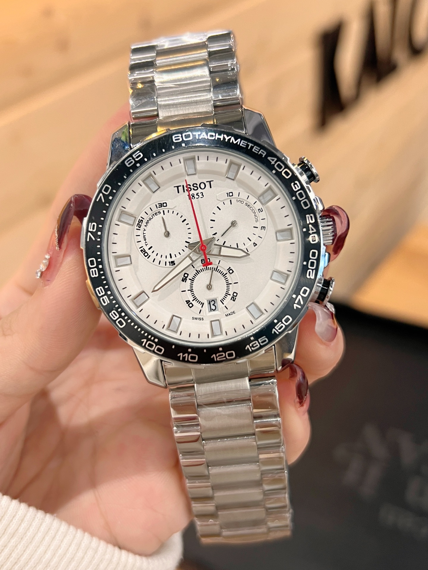 天梭六針デザイン クォーツ腕時計