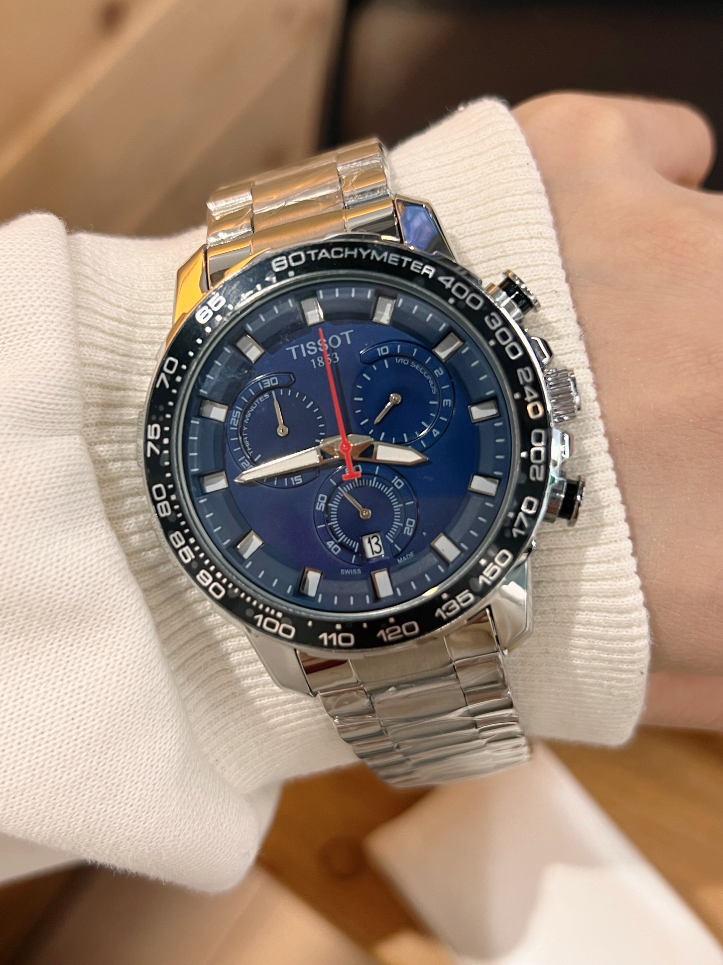 天梭六針デザイン クォーツ腕時計