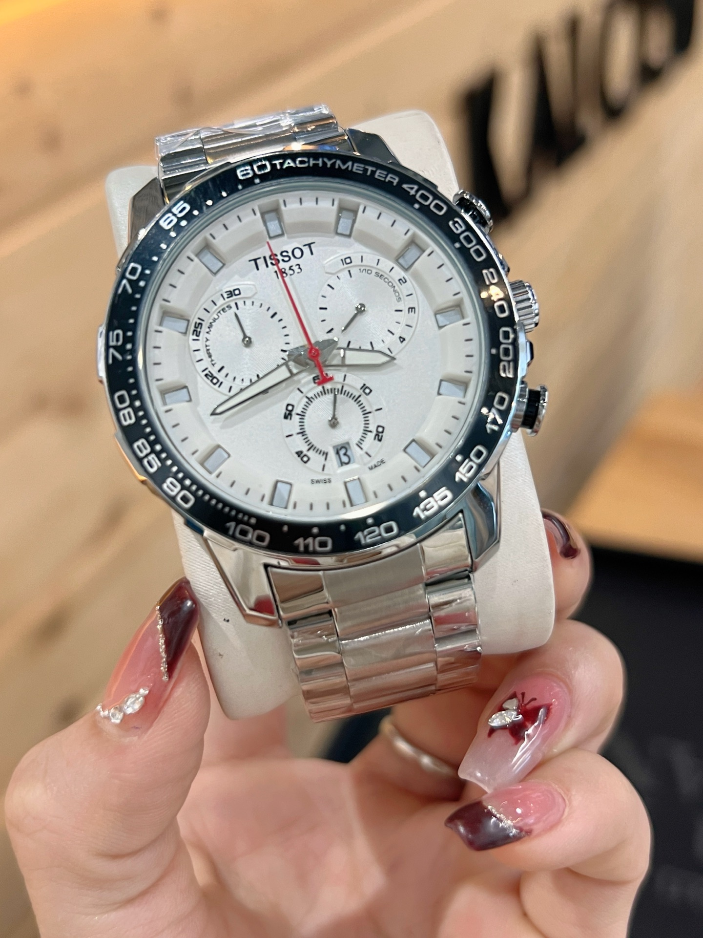 天梭六針デザイン クォーツ腕時計