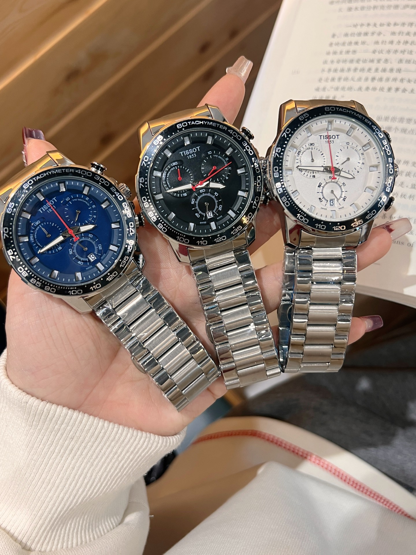 天梭六針デザイン クォーツ腕時計