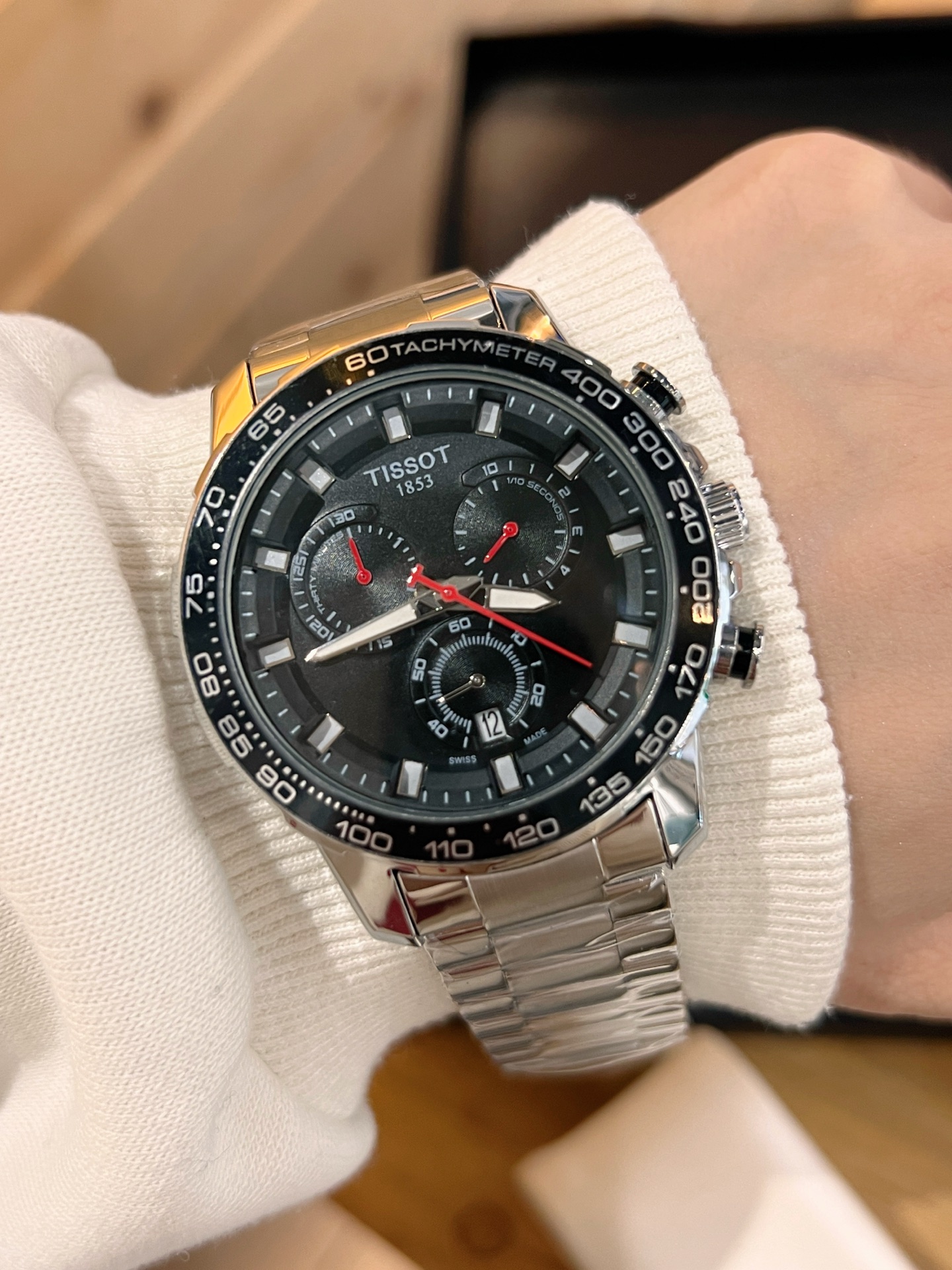 天梭六針デザイン クォーツ腕時計