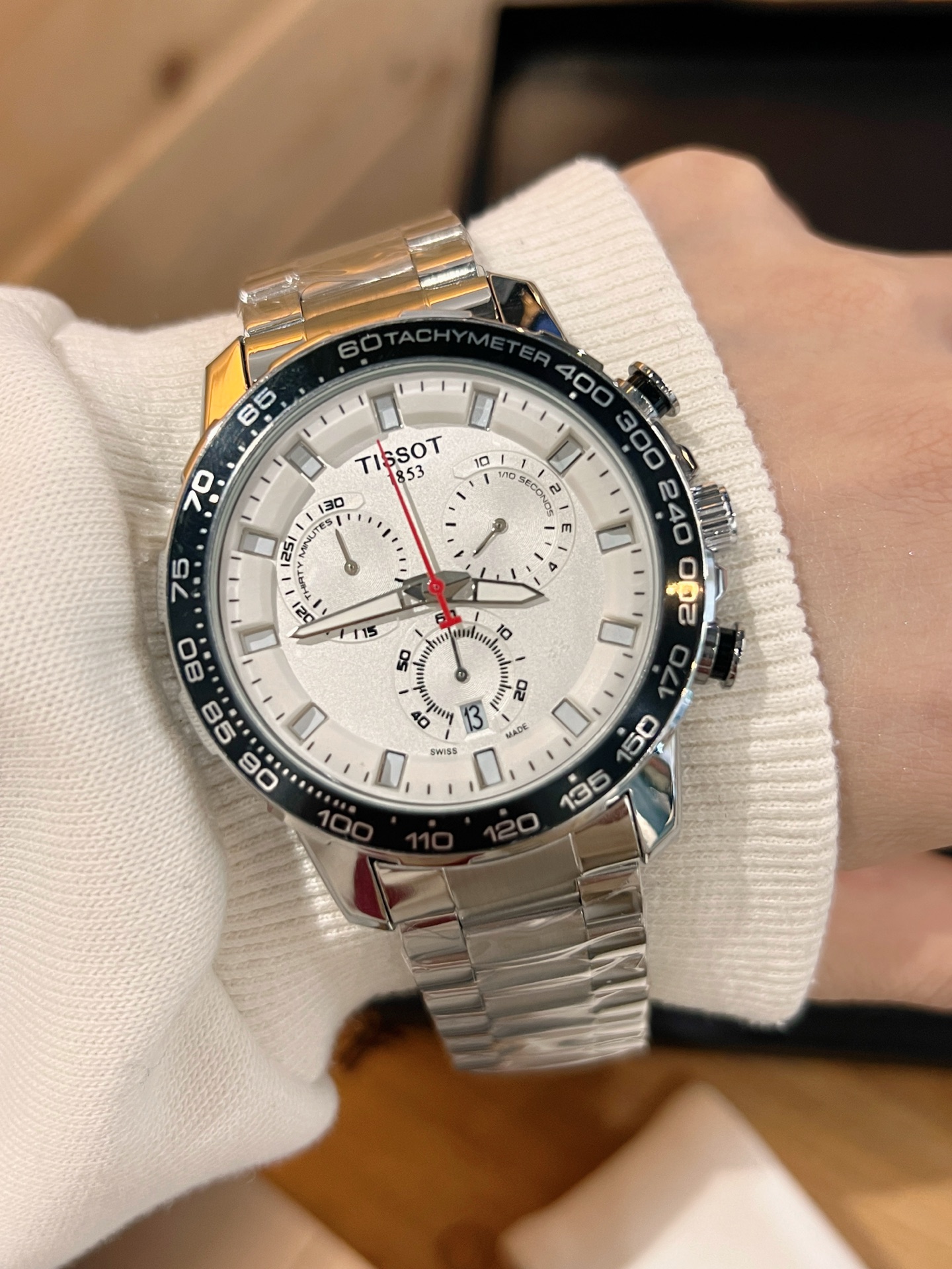 天梭六針デザイン クォーツ腕時計