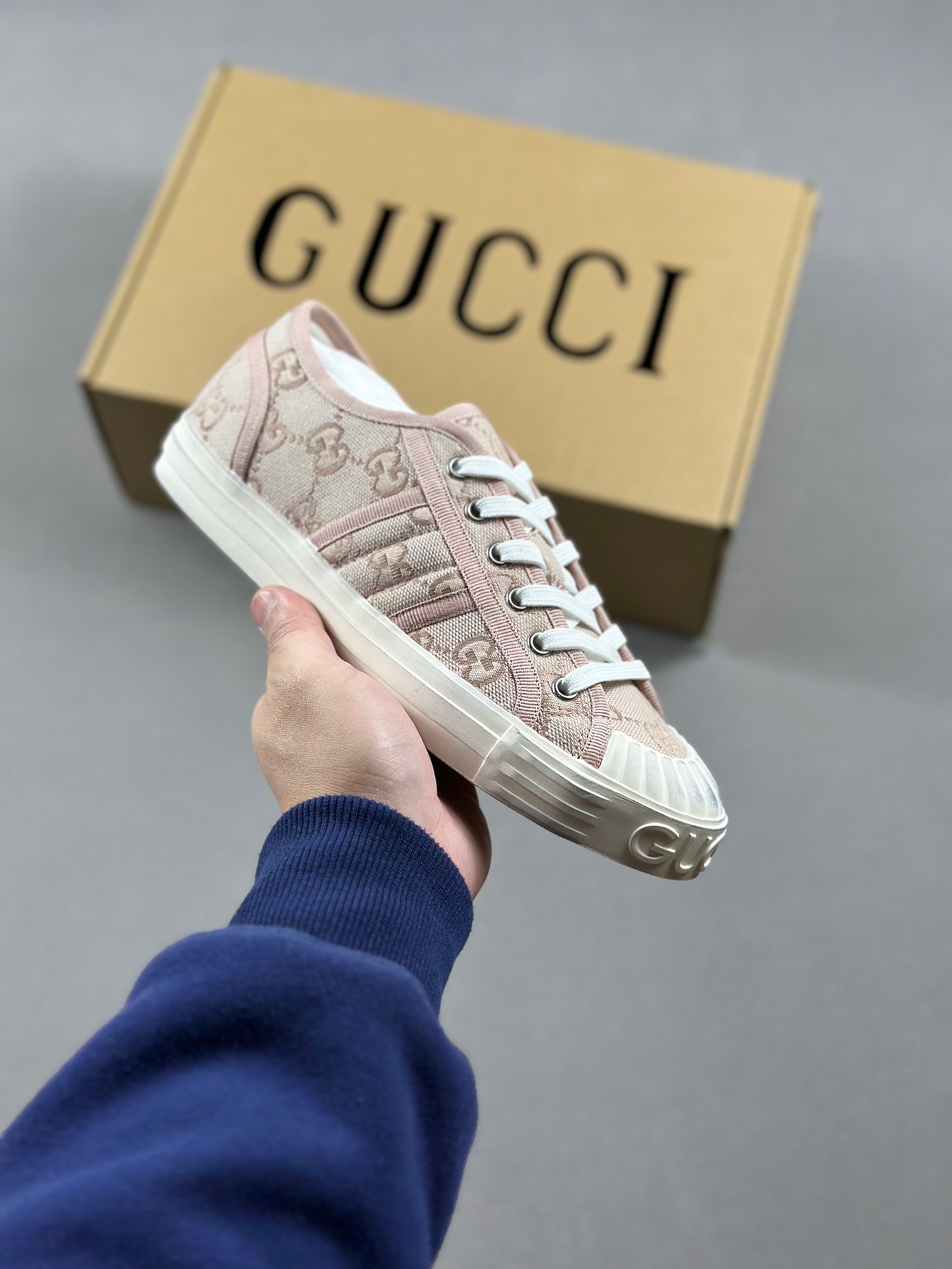 300 2024Gucci早春新款低邦休闲贝壳运动情侣款鞋