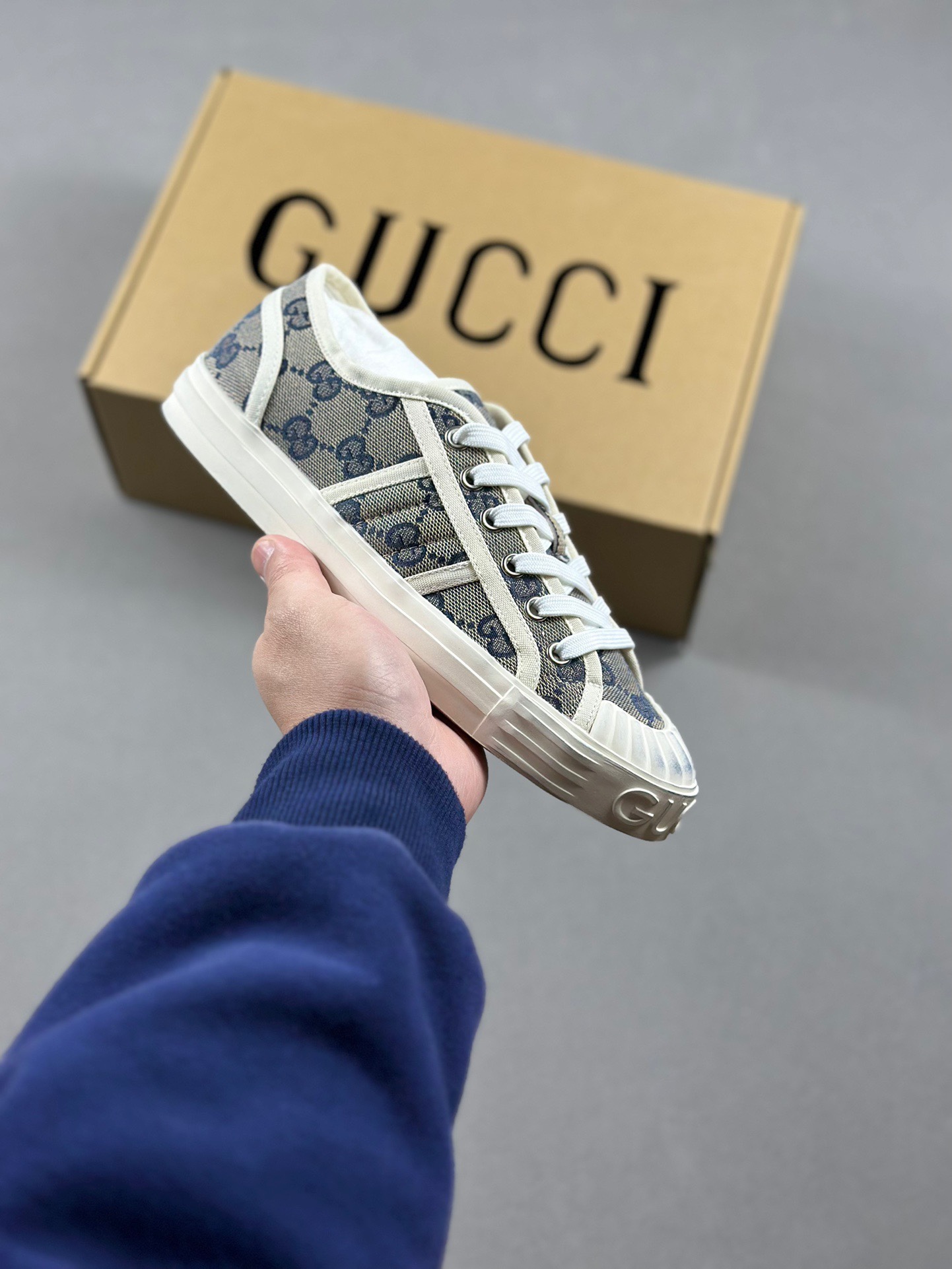 300 2024Gucci早春新款低邦休闲贝壳运动情侣款鞋