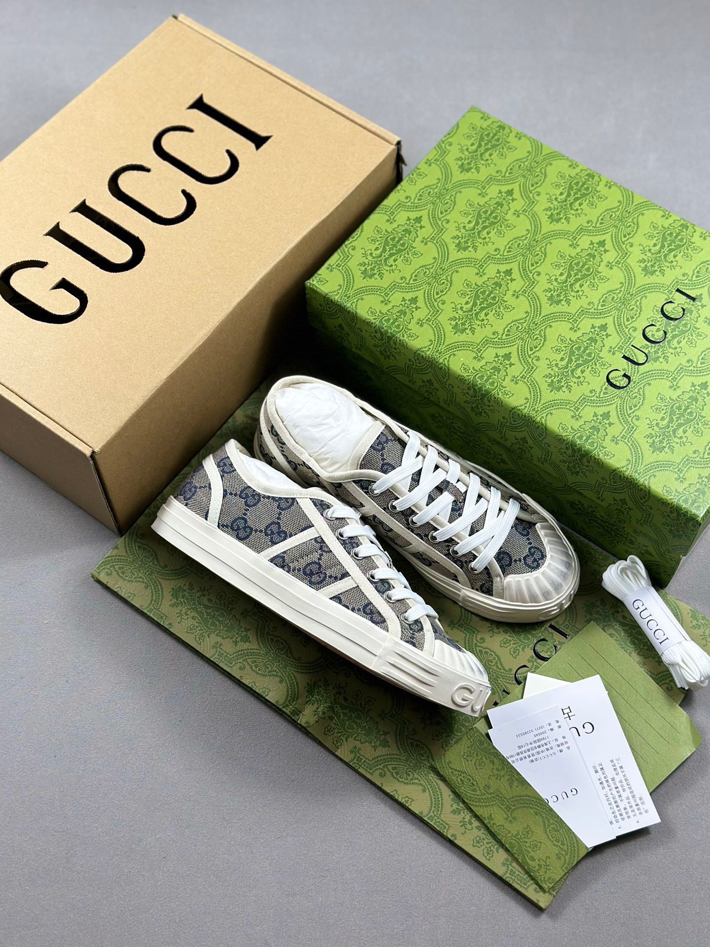 300 2024Gucci早春新款低邦休闲贝壳运动情侣款鞋
