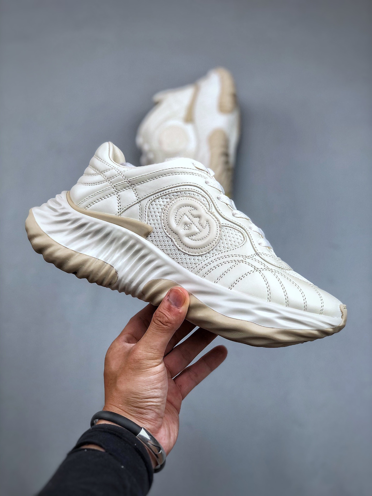 420 古驰2024年新款情侣金属皮革运动鞋。Gucci 专柜最新情侣款厚底增高波浪休闲透气情侣鞋代购级别