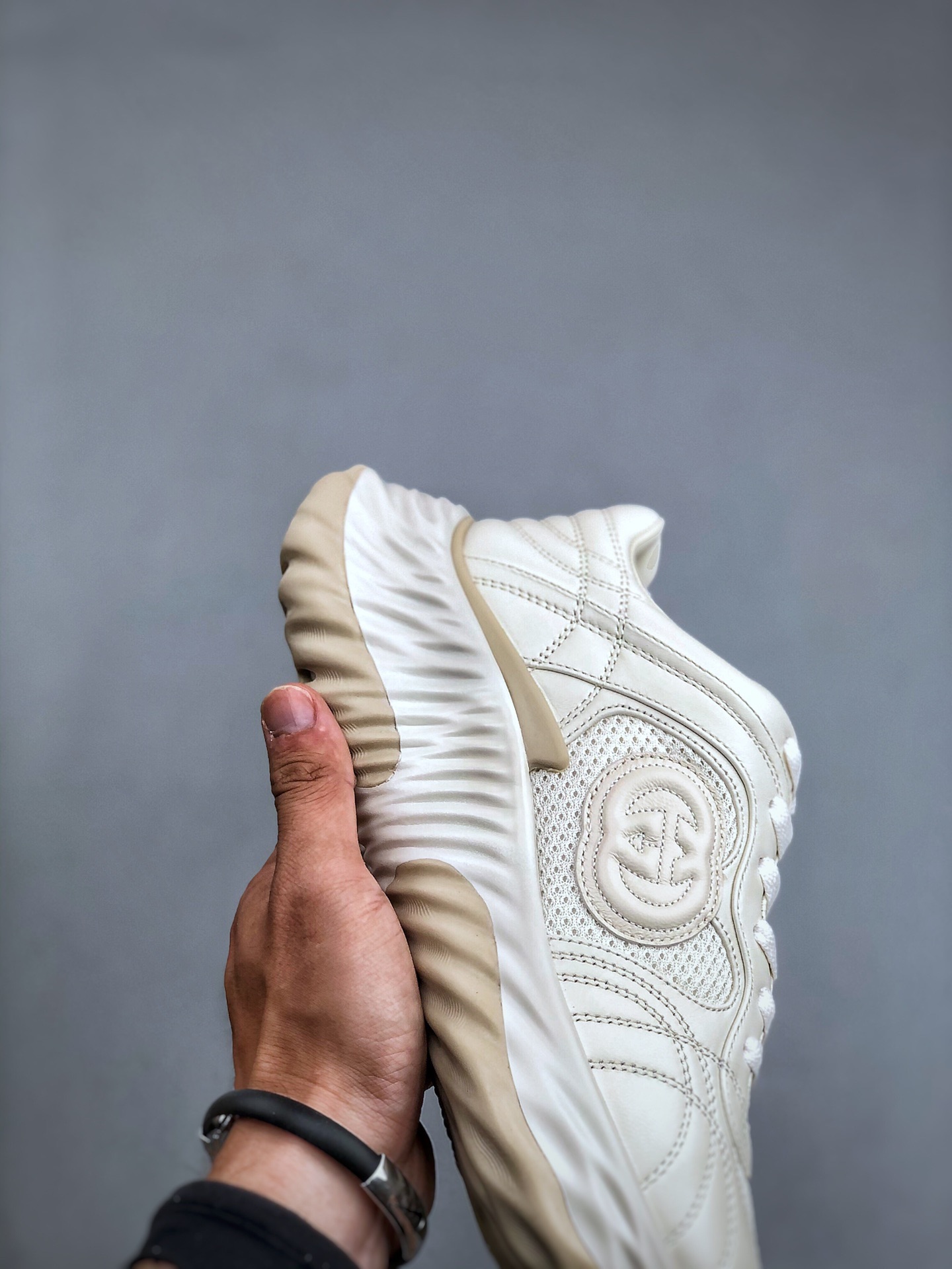 420 古驰2024年新款情侣金属皮革运动鞋。Gucci 专柜最新情侣款厚底增高波浪休闲透气情侣鞋代购级别