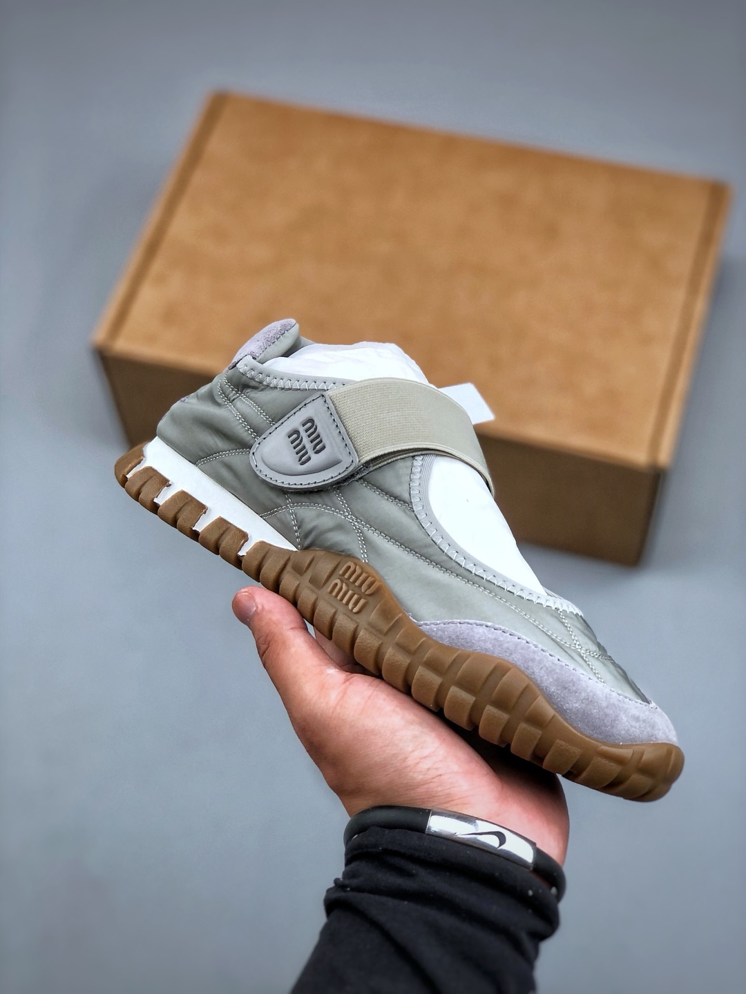 MIU MIU 韩系欧若拉百搭 运动甜妹风 厚底 玛丽珍鞋 2.5CM 女 魔术贴复古时尚百搭厚底软底舒适 MIU MIU 韩系欧若拉百搭 运动甜妹风 厚底 玛丽珍鞋 2.5CM 女 魔术贴复古时尚百搭厚底软底舒适