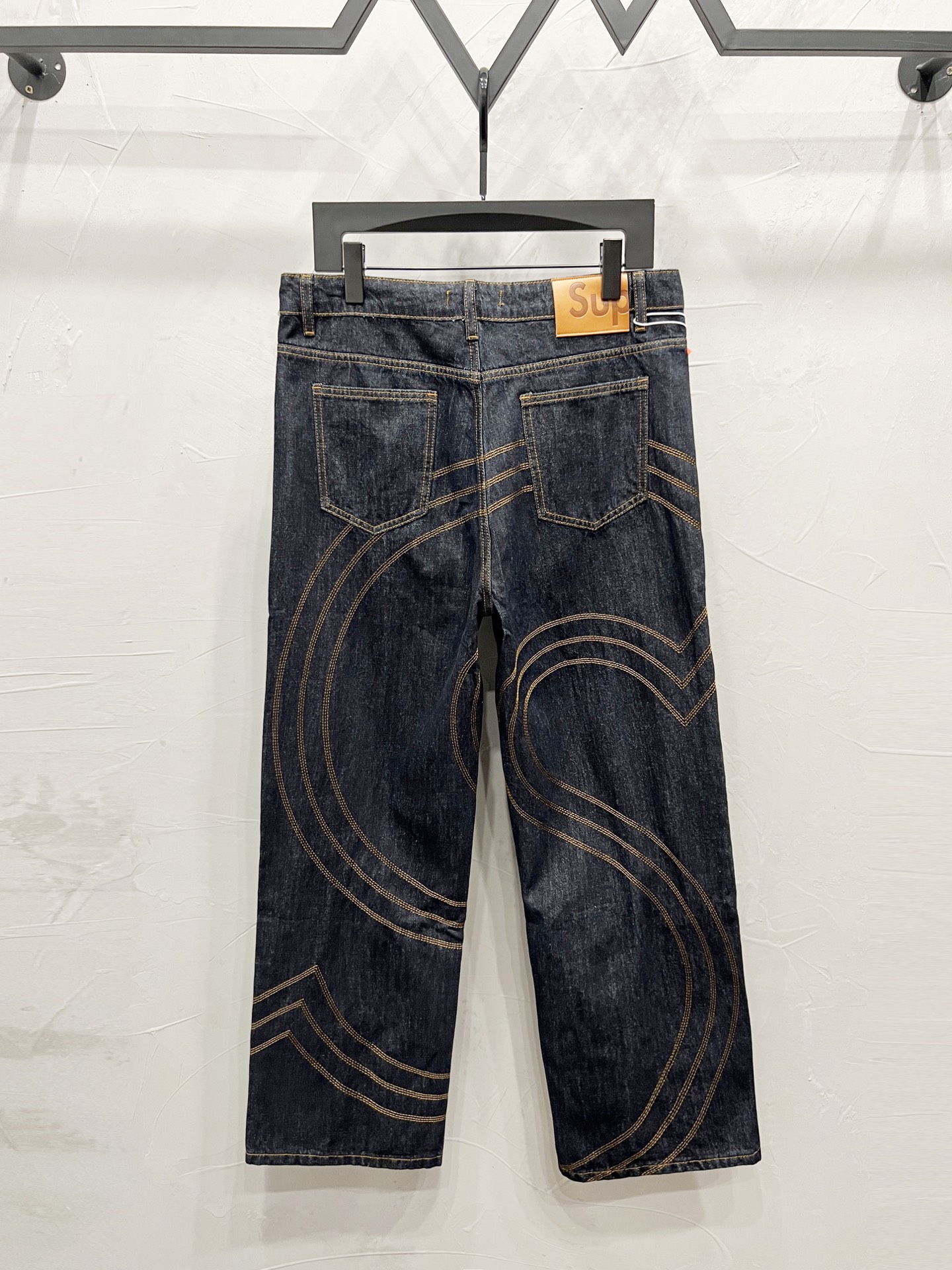 p130 款号：【M918】 Supreme SS25 S Logo Rigid Baggy Jean S徽标图案宽松直筒美式潮流牛仔裤 男女同款,马思维同款。