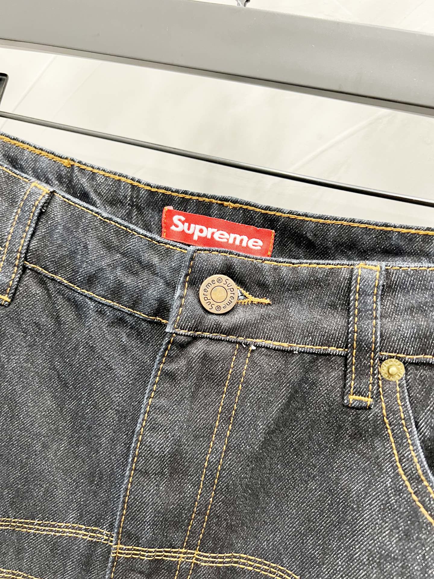 p130 款号：【M918】 Supreme SS25 S Logo Rigid Baggy Jean S徽标图案宽松直筒美式潮流牛仔裤 男女同款,马思维同款。