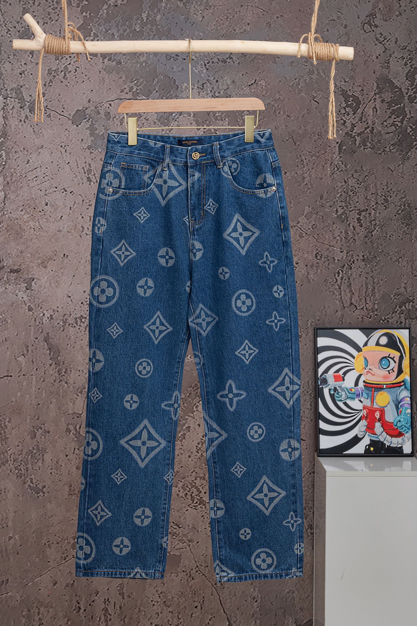 P125 N.º de modelo: 【M2312】 LOUIS VUITTON SS26 Jeans rectos con estampado clásico, unisex, calidad tope, diferentes aca…
