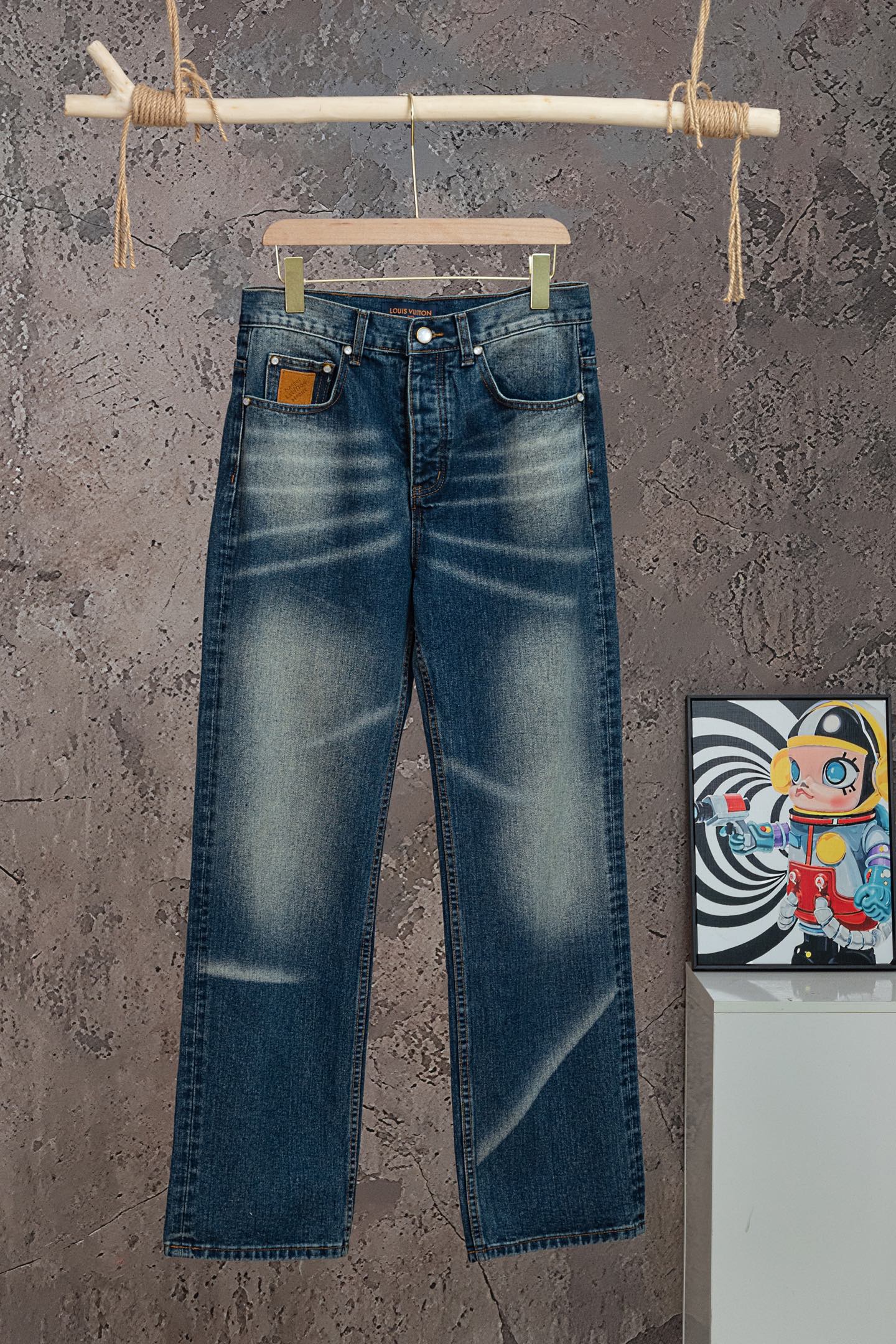 P130 N.º de modelo: 【Q002】 Louis Vuitton LV Vaqueros retro con efecto decolorado por sol y degradado, nuevo 2026, mismo…