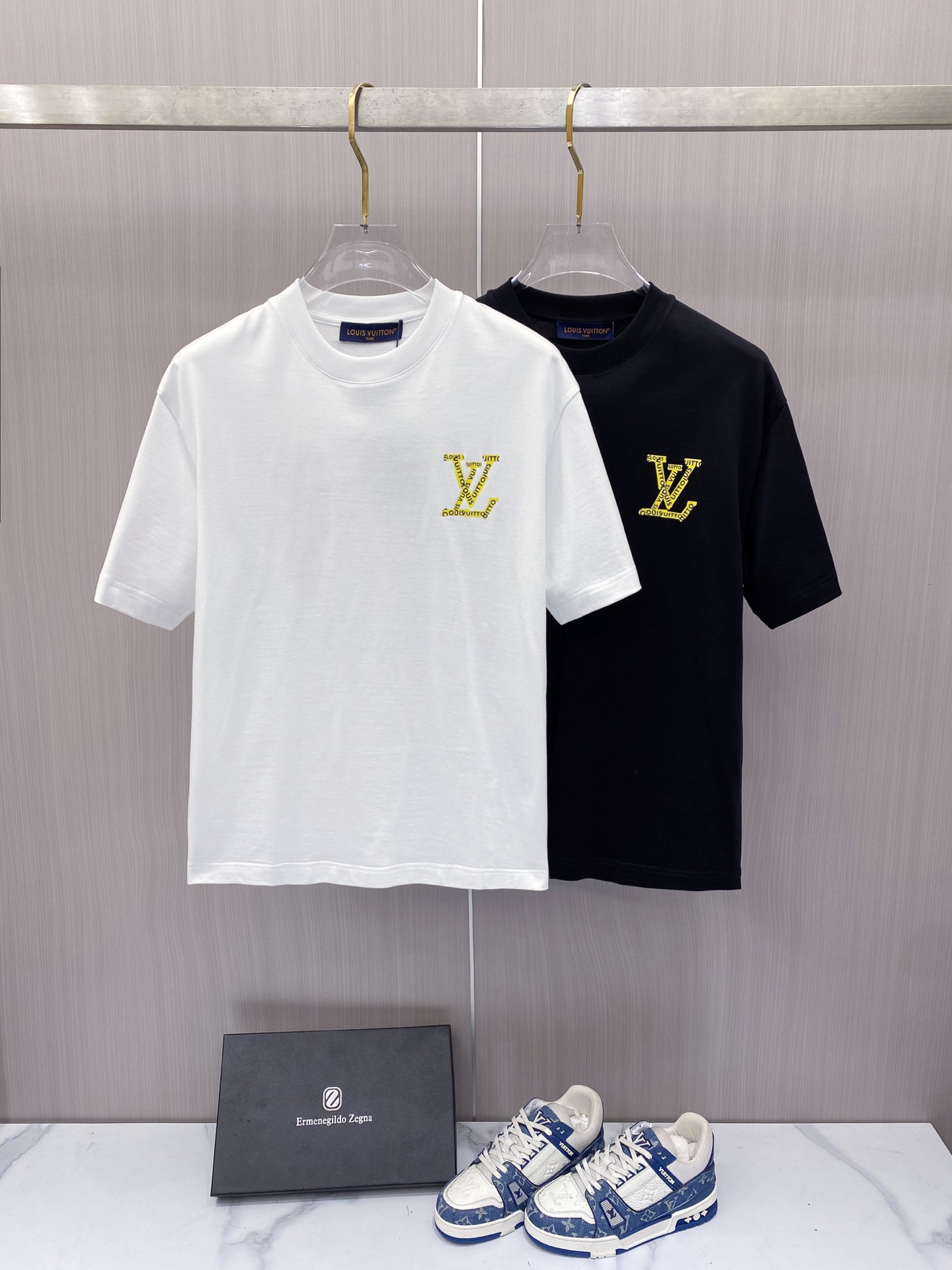 【 LV 2026春夏 · 高阶定制T恤】🔹 核心面料：秘鲁进口匹马棉 × 顶级丝光工艺🔹 核心体感：蚕