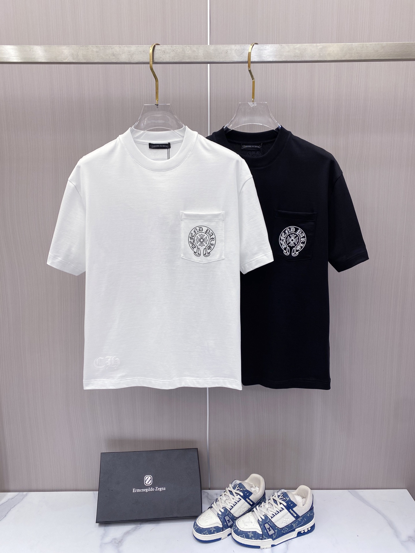 【 克罗心 2026春夏 · 高阶定制T恤】🔹 核心面料：秘鲁进口匹马棉 × 顶级丝光工艺🔹 核心体感：