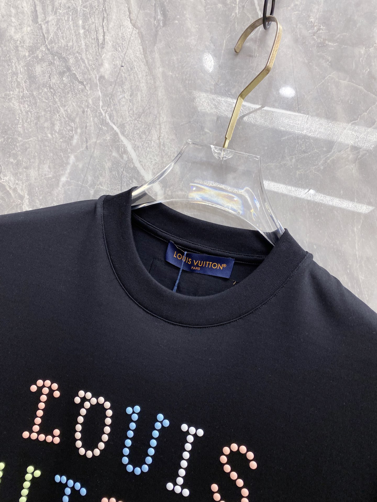 【 LV 2026春夏 · 高阶定制T恤】🔹 核心面料：秘鲁进口匹马棉 × 顶级丝光工艺🔹 核心体感：蚕