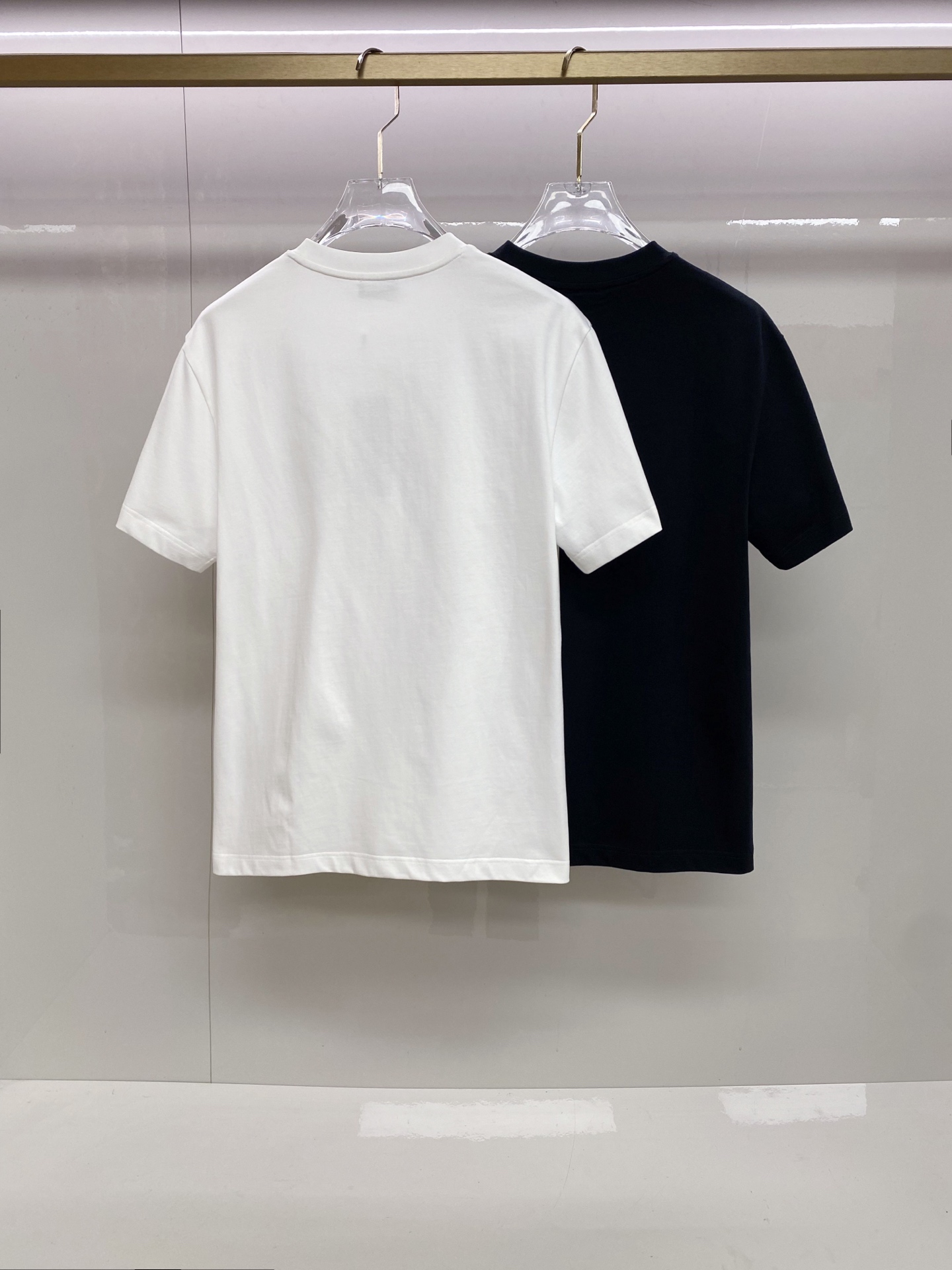 Dior 迪奥 2026ss 春夏新款首发专柜最新款短袖圆领T恤 高端订制 设计前卫时尚！品牌logo重