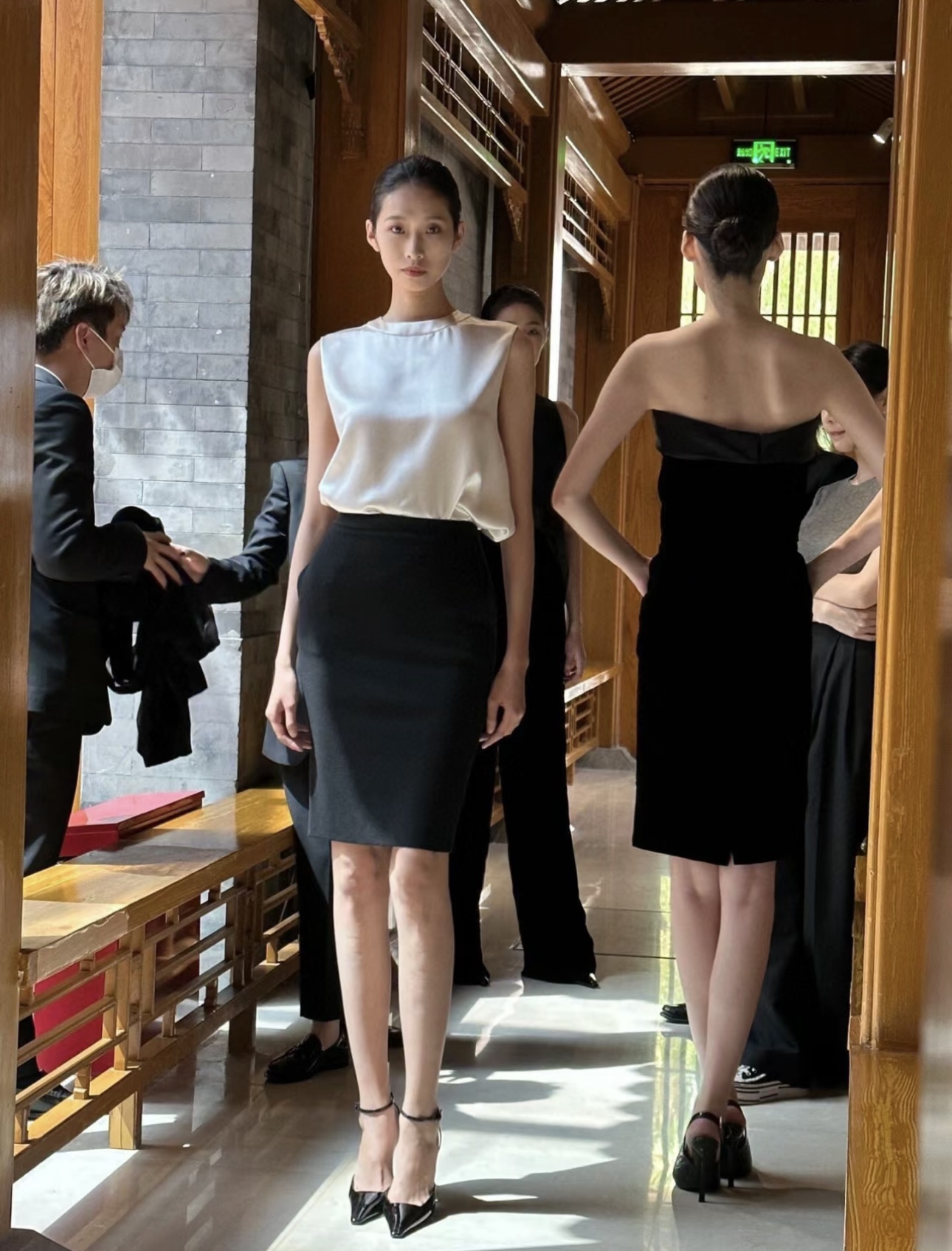 NO:307243,[Love] New [Love]!  Latest SLP 25NEW Satin Pencil Skirt. Size SML., loro piana, skirts, alexander wang19860909[爱心]新款[爱心]！最新SLP 25NEW 缎面铅笔半裙.尺码SML.,,loro piana,skirts,alexander wang,Women's clothing