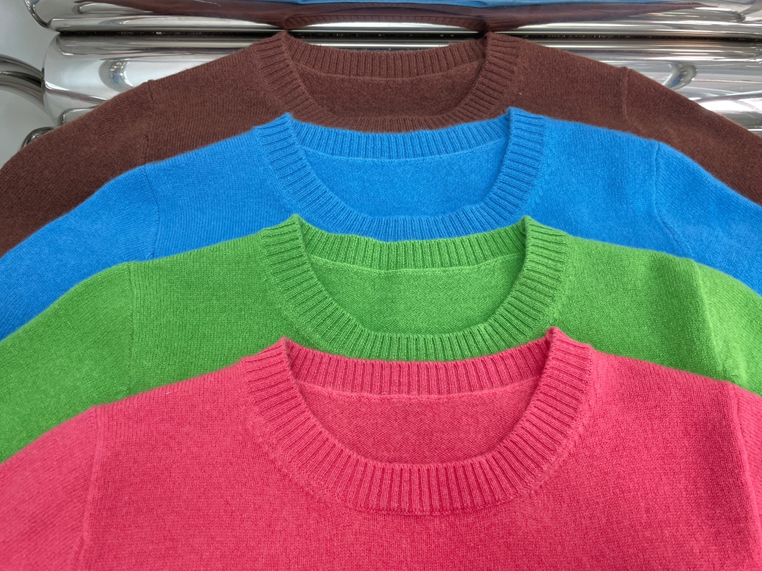 NO:307246,Cardigan Short Sleeve Love] New Style [Love]!  Latest MIU 25NEW Colorful alphabet jacquard down cardigan   knitted short sleeves. Color pink, blue, green, coffee. Size SM,,miumiu, T-shirt, down jacket, alexander wang19860909开衫短袖爱心]新款[爱心]！最新MIU 25NEW 彩色字母提花羽绒开衫 针织短袖.颜色粉、蓝、绿、咖.尺码SM,,miumiu,T-shirt,down jacket,alexander wang,Women's clothing