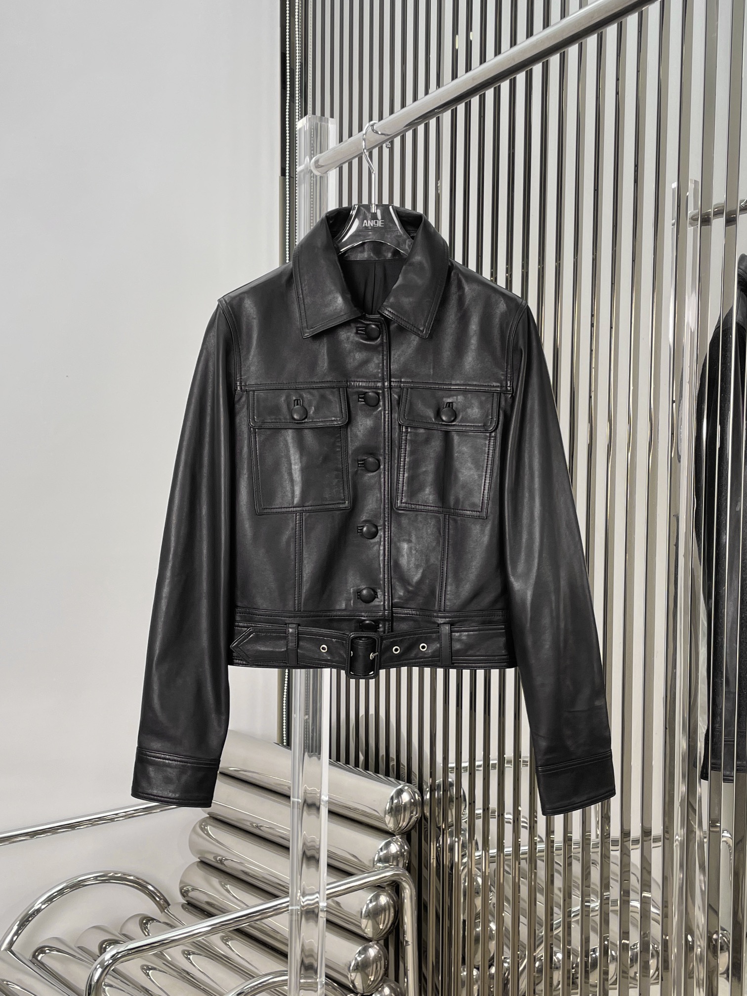 NO:715670,Comes with dust bag [love] New style [love]!  The latest SLP 26NEW New Zealand imported lambskin belted leather jacket. Size SML., loro piana, jackets & coats, sheepskin,19860909配防尘袋[爱心]新款[爱心]！最新SLP 26NEW 新西兰进口小羊皮腰带皮夹克.尺码SML.,,loro piana,jackets & coats,sheepskin,,Women's clothing