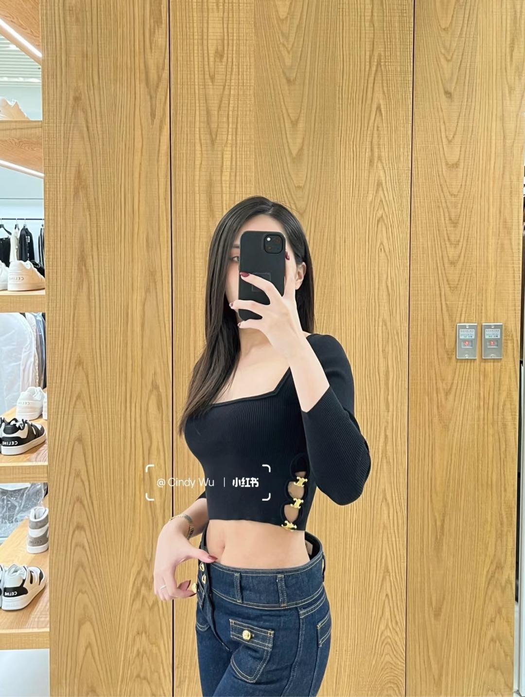 NO:294904,[Love] New [Love]!  Latest CE 25NEW Metal Arc decorative hollow knitted base shirt. Size SML.,,alexander wang19860909[爱心]新款[爱心]！最新CE 25NEW 金属凯旋门装饰镂空针织打底衫.尺码SML.,,alexander wang,Women's clothing