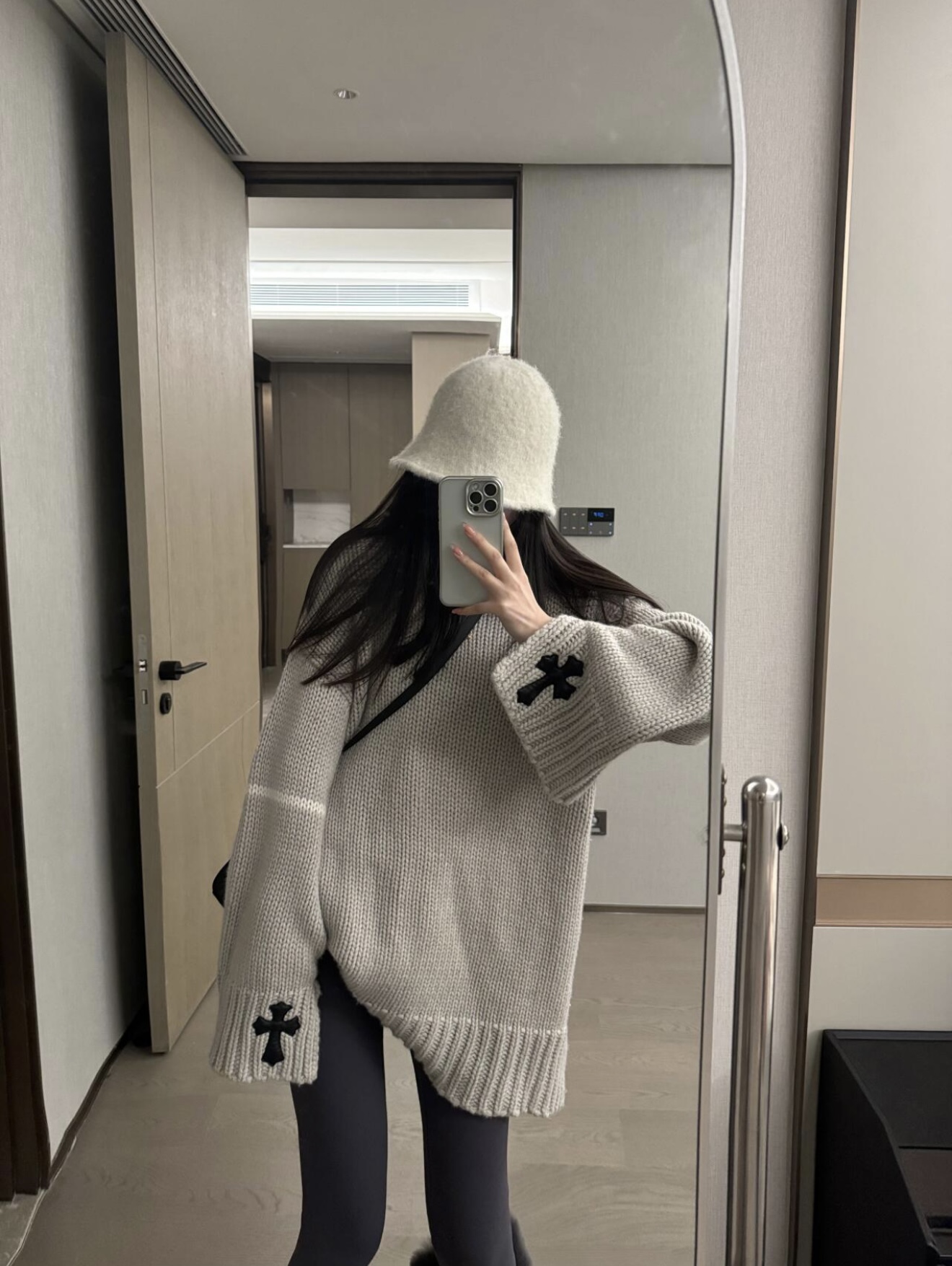 NO:297986,[Love] New [Love]!  Latest Chrome H 25NEW Cuff Cross Paired Sweater. Size SML., Chrome Hearts, Sweaters, Alexander Wang19860909[爱心]新款[爱心]！最新Chrome H 25NEW 袖口十字架拼皮毛衣.尺码SML.,,chrome hearts,sweaters,alexander wang,Women's clothing