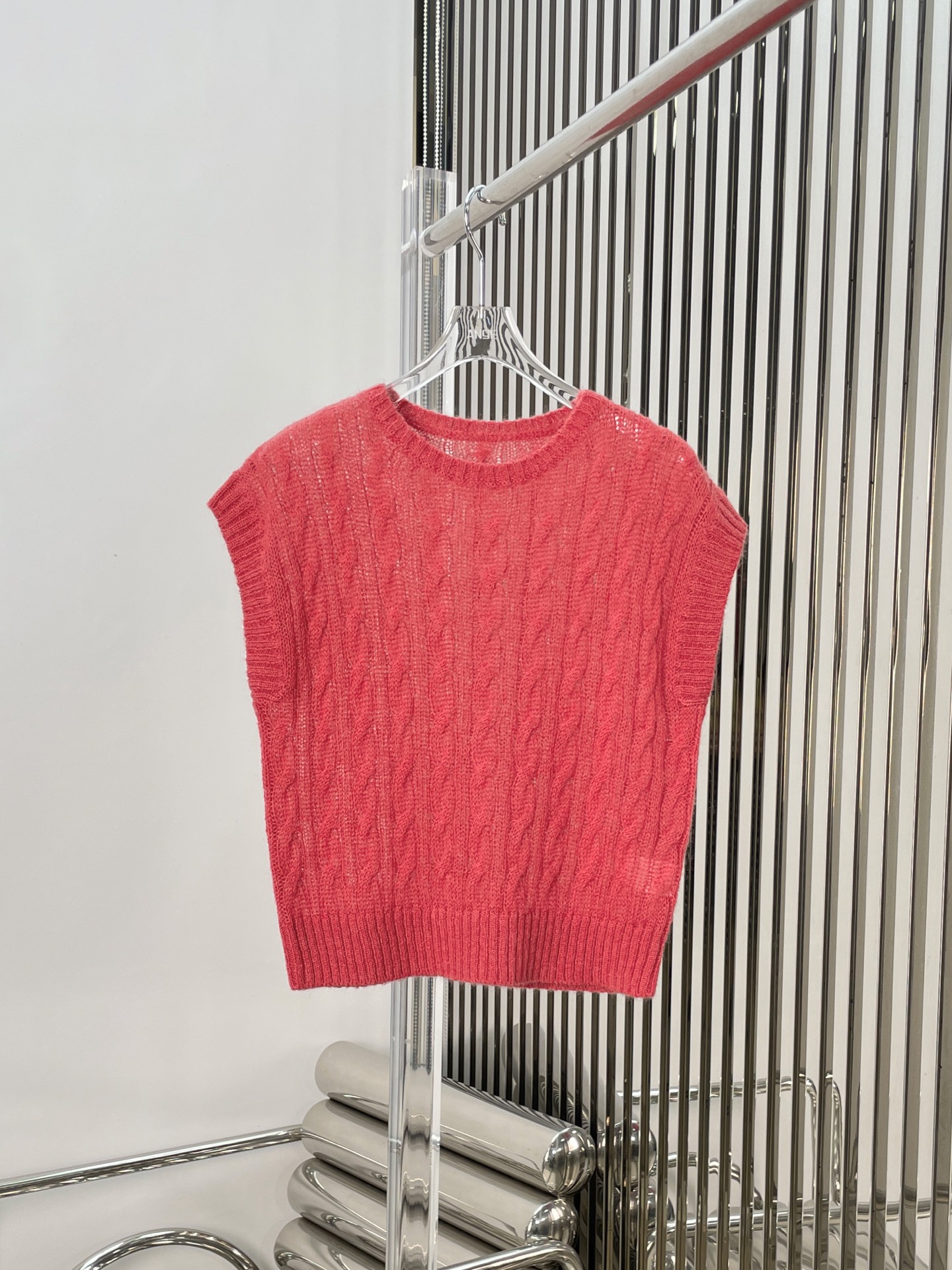 NO:315023,[Love] New [Love]!  Latest BC 25NEW Early Spring Knitted Vest   Cardigan Two-Piece Set. Size SML Vest, Alexander Wang19860909[爱心]新款[爱心]！最新BC 25NEW 早春针织背心 开衫两件套装.尺码SML背心,,alexander wang,Women's clothing