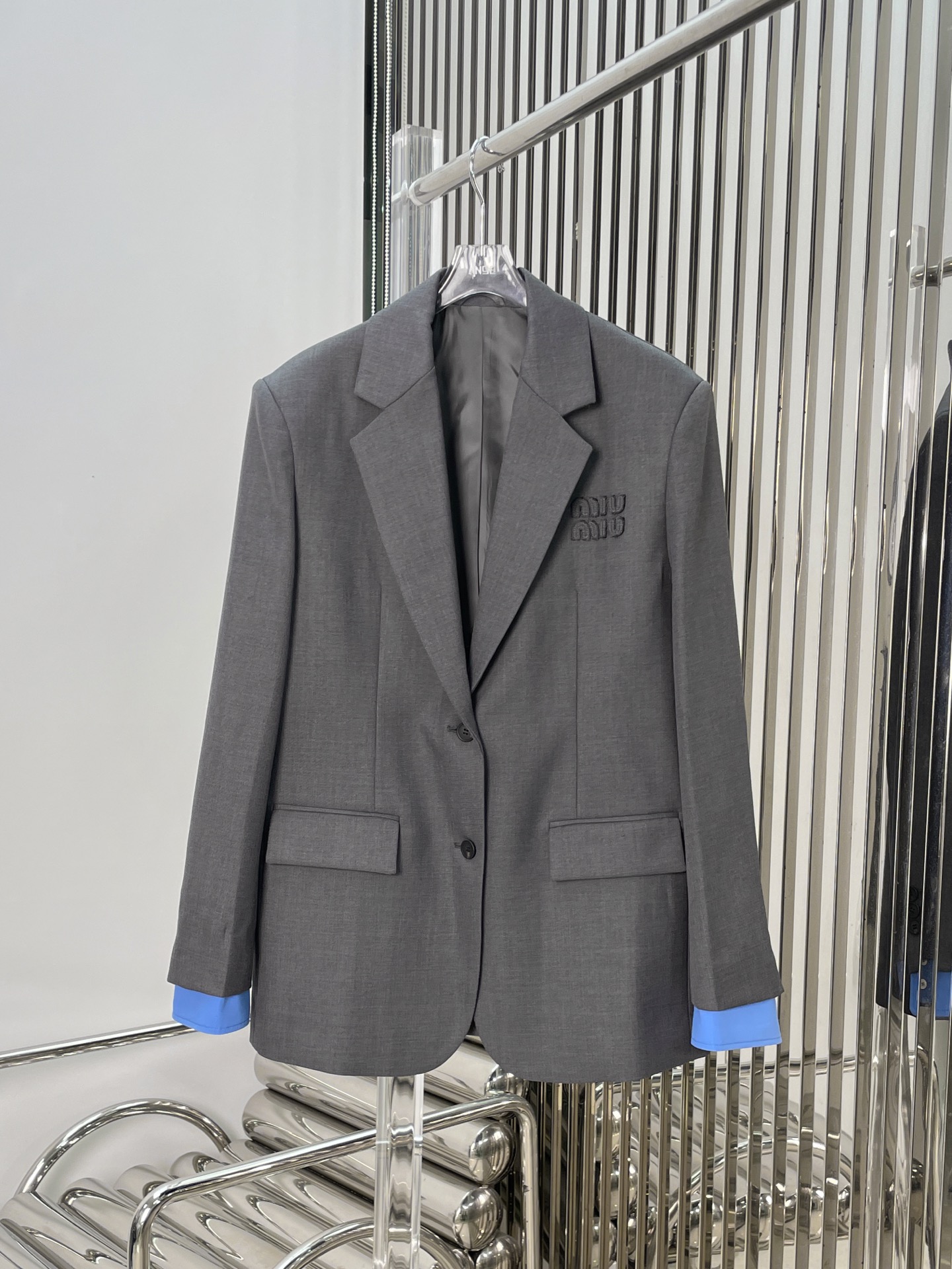 NO:316311,[Love] New [Love]!  Latest MIU 25NEW cuffs with detachable stacked wool casual suit. Size SML, miumiu, business suit, alexander wang19860909[爱心]新款[爱心]！最新MIU 25NEW 袖口可拆卸叠搭羊毛休闲西装.尺码SML,,miumiu,business suit,alexander wang,Women's clothing