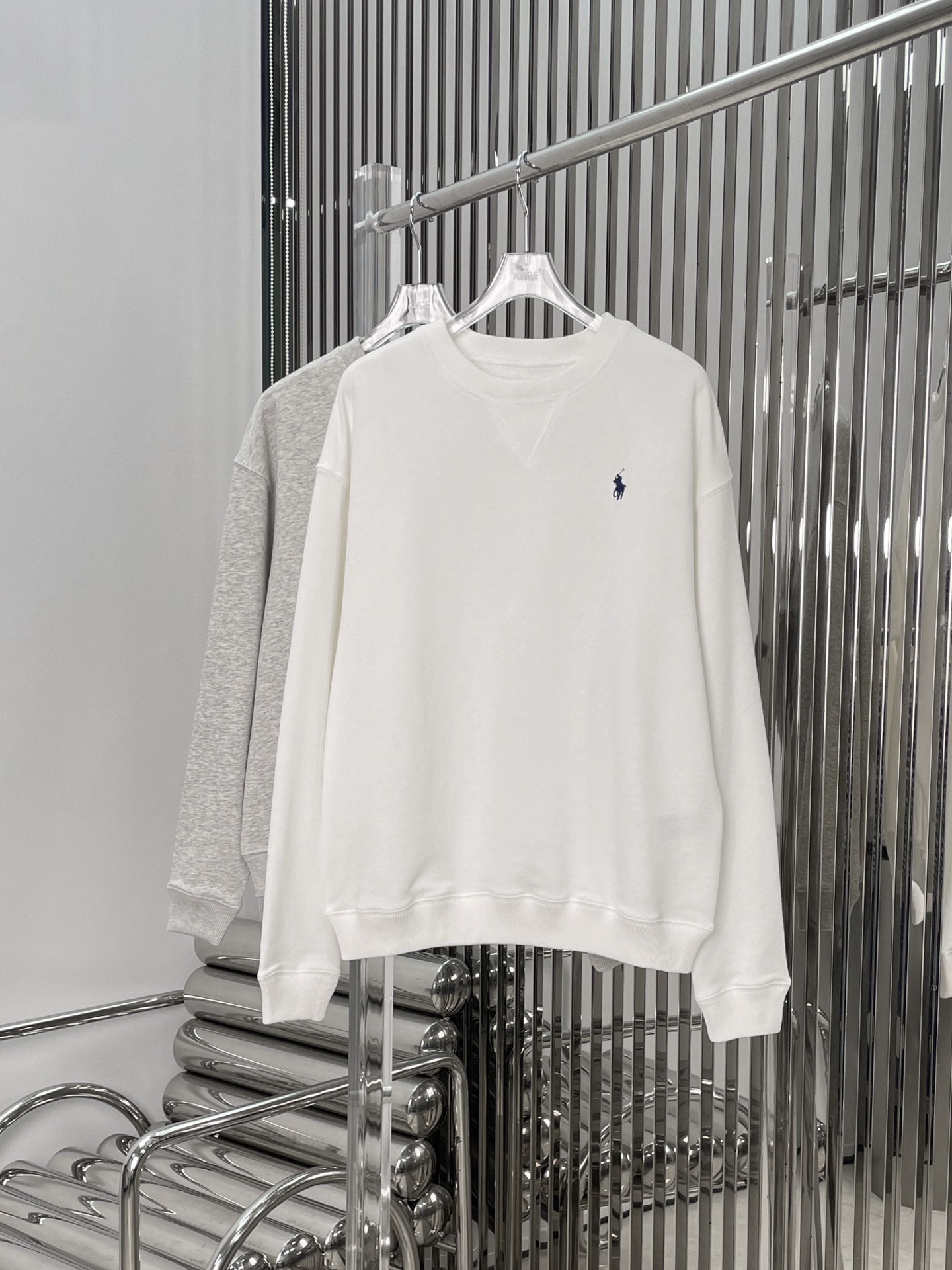 NO:316827,[Love] New [Love]!  Latest RL 25NEW Pony embroidered long-sleeved sweatshirt. Color gray and white. Size SM, hoodie, sweatshirts, alexander wang19860909[爱心]新款[爱心]！最新RL 25NEW 小马刺绣长袖卫衣.颜色灰、白.尺码SM,,hoodie,sweatshirts,alexander wang,Women's clothing