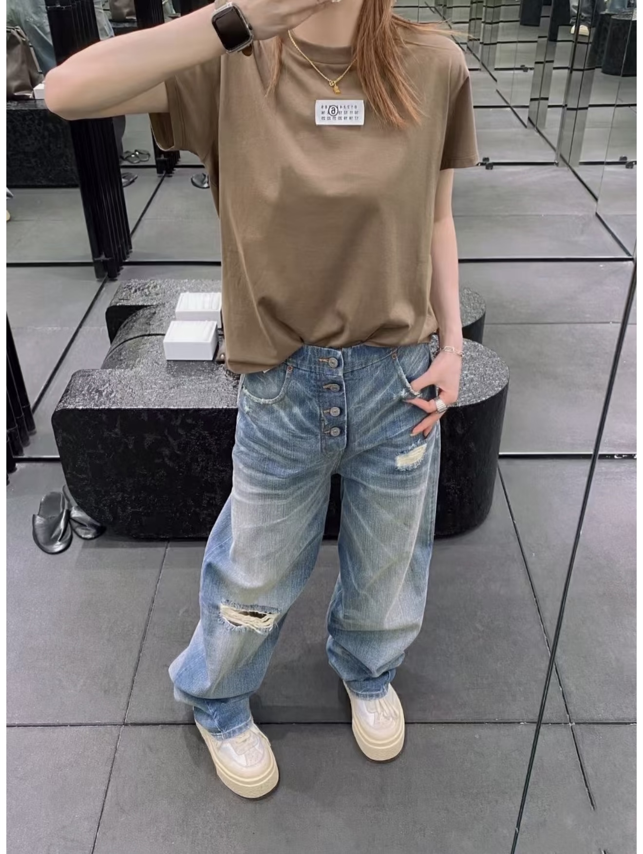 NO:316823,[Love] New [Love]!  Latest MM6 25NEW alphabet badge classic short-sleeved T-shirt. Color khaki, white. Size SML.,,masion margiela,T-shirt,tees,t-shirt,alexander wang19860909[爱心]新款[爱心]！最新MM6 25NEW 字母徽章经典款短袖T恤.颜色卡其、白.尺码SML.,,masion margiela,T-shirt,tees，t-shirt,alexander wang,Women's clothing