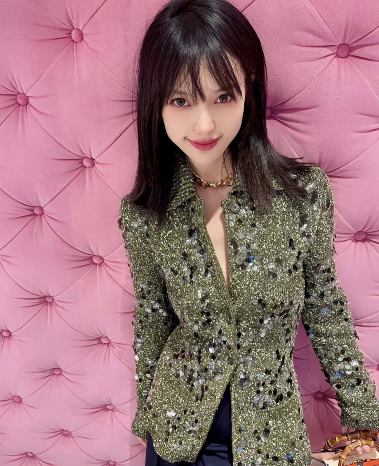 NO:307721,[Love] New [Love]!  Latest GU 25NEW bead-piece lapel long sleeve knit jacket. Size SML.,,jackets & coats,alexander wang19860909[爱心]新款[爱心]！最新GU 25NEW 珠片镶嵌翻领长袖针织外套.尺码SML.,,jackets & coats,alexander wang,Women's clothing